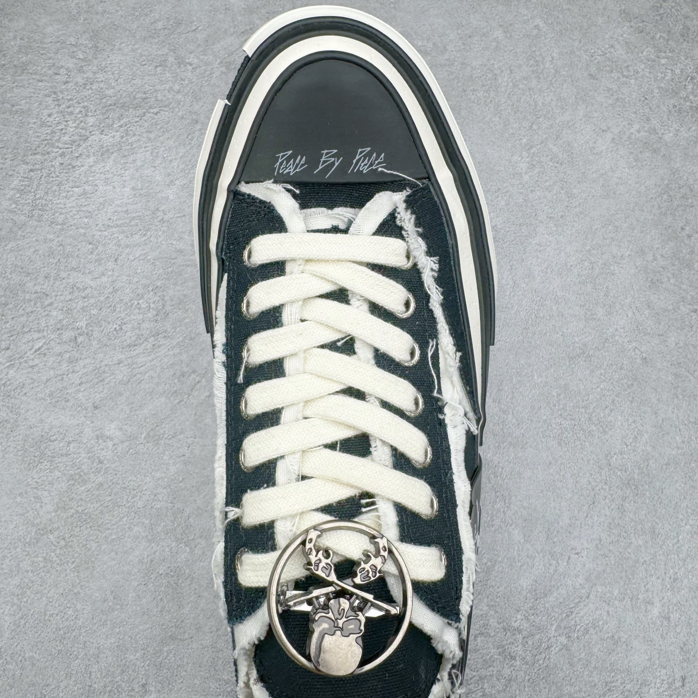 图片[4]-＃纯原 xVESSEL G.O.P. Low 全硫化乞丐鞋 吴建豪主理品牌 解构重叠厚底软木低帮硫化板鞋 全配色原鞋开发 支持对比 细节 工艺 等.. 当前市售最高版本 正确半贴合鞋标工艺 正确鞋头上翘整体楦型 原厂12蛊司厚实舒适帆布面料 面料工序需要通过三次水洗 散落自然杂乱流苏做旧复古效果 支持NFC网页编码识别 升级厚实软木塞内底 纯手工贴合多重围条硫化工艺 原鞋包装 原鞋代码鞋标完全一致 市面顶级毒盒版本 工艺细节 全网络能覆盖到的地方最强 至今无别的工厂能超越的品质 尺码：35 36 37 38 39 40 41 42 43 44 45-选品中心