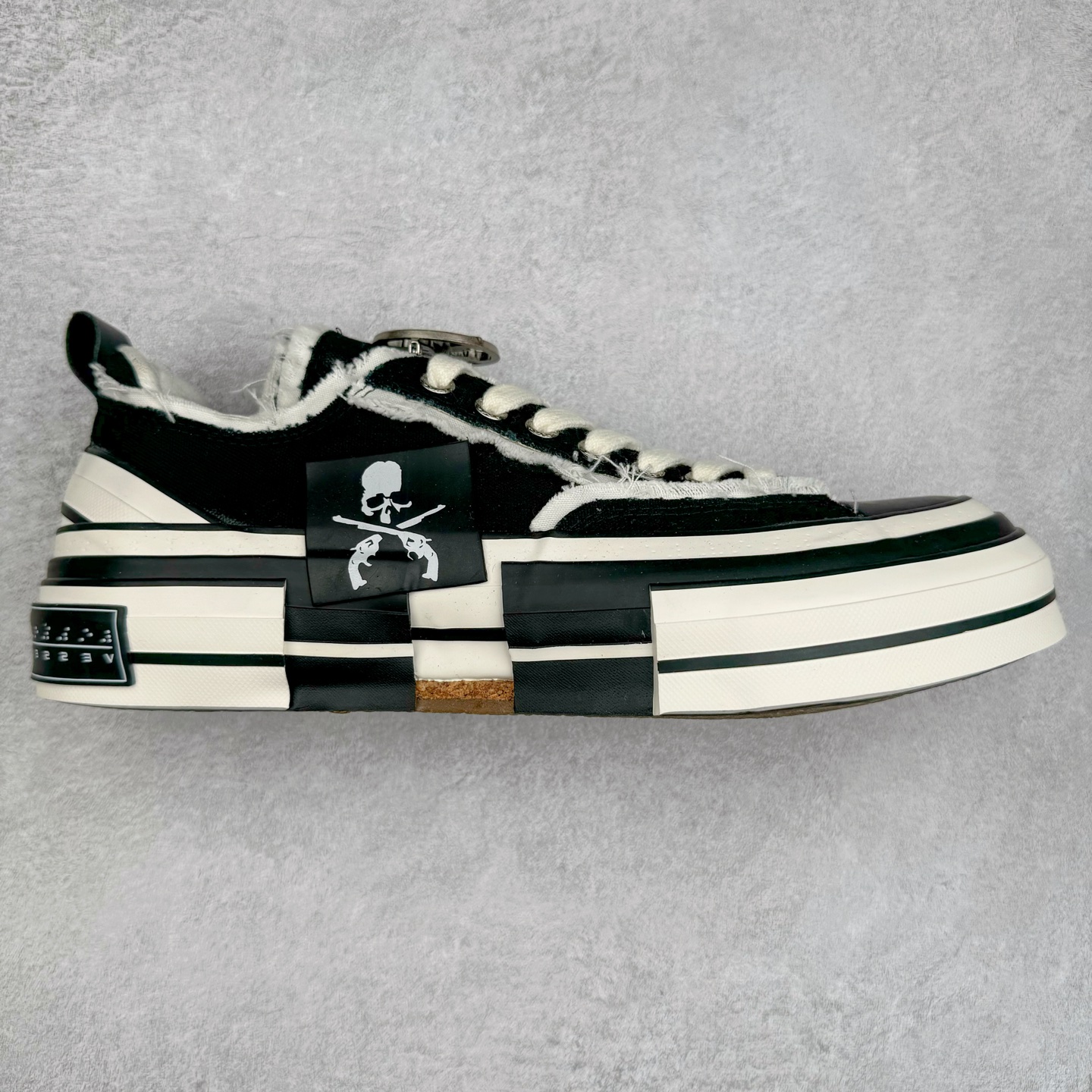 ＃纯原 xVESSEL G.O.P. Low 全硫化乞丐鞋 吴建豪主理品牌 解构重叠厚底软木低帮硫化板鞋 全配色原鞋开发 支持对比 细节 工艺 等.. 当前市售最高版本 正确半贴合鞋标工艺 正确鞋头上翘整体楦型 原厂12蛊司厚实舒适帆布面料 面料工序需要通过三次水洗 散落自然杂乱流苏做旧复古效果 支持NFC网页编码识别 升级厚实软木塞内底 纯手工贴合多重围条硫化工艺 原鞋包装 原鞋代码鞋标完全一致 市面顶级毒盒版本 工艺细节 全网络能覆盖到的地方最强 至今无别的工厂能超越的品质 尺码：35 36 37 38 39 40 41 42 43 44 45-选品中心