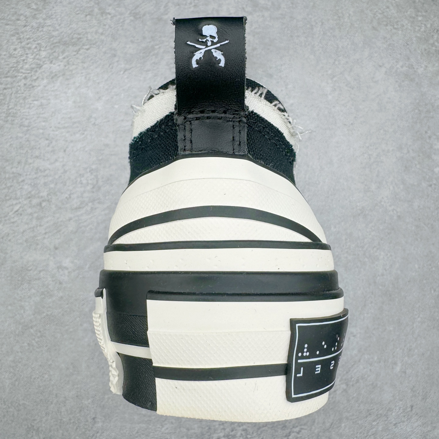 图片[8]-＃纯原 xVESSEL G.O.P. Low 全硫化乞丐鞋 吴建豪主理品牌 解构重叠厚底软木低帮硫化板鞋 全配色原鞋开发 支持对比 细节 工艺 等.. 当前市售最高版本 正确半贴合鞋标工艺 正确鞋头上翘整体楦型 原厂12蛊司厚实舒适帆布面料 面料工序需要通过三次水洗 散落自然杂乱流苏做旧复古效果 支持NFC网页编码识别 升级厚实软木塞内底 纯手工贴合多重围条硫化工艺 原鞋包装 原鞋代码鞋标完全一致 市面顶级毒盒版本 工艺细节 全网络能覆盖到的地方最强 至今无别的工厂能超越的品质 尺码：35 36 37 38 39 40 41 42 43 44 45-选品中心