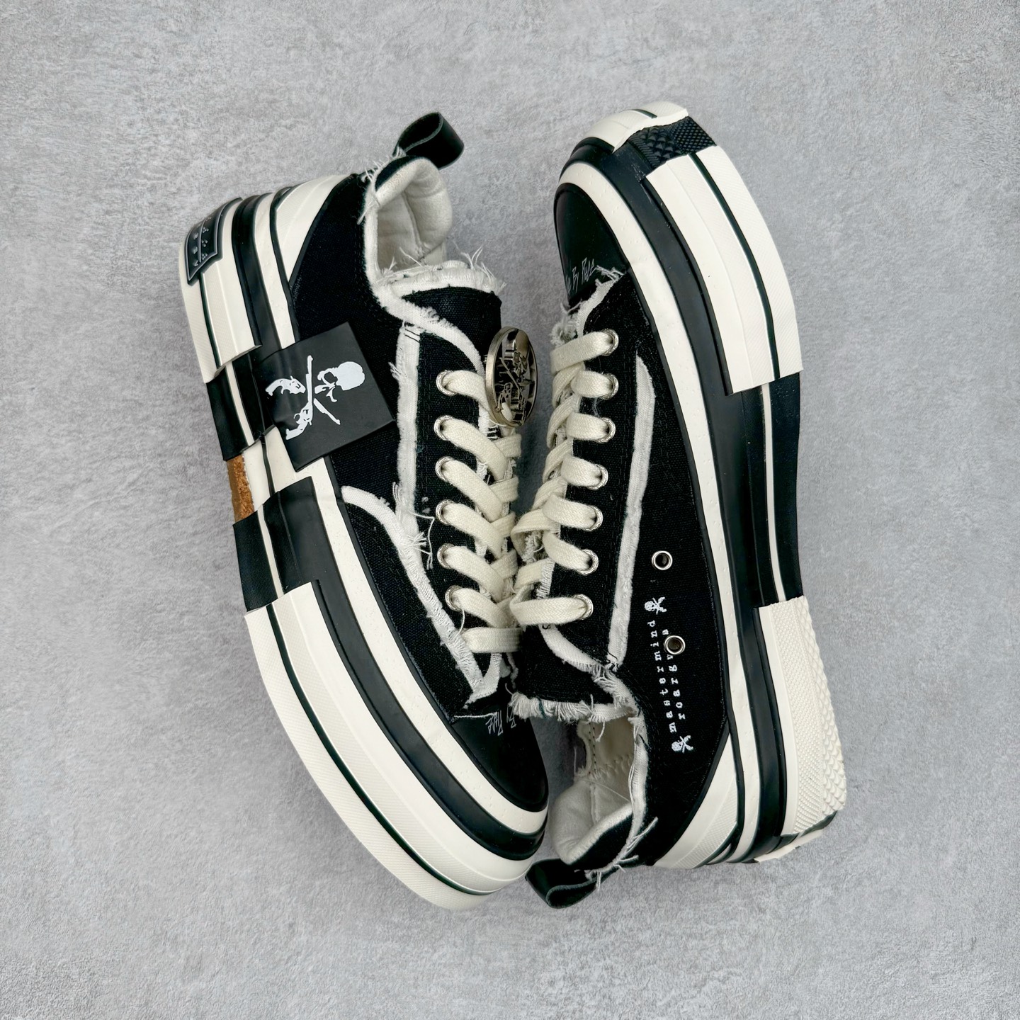 图片[3]-＃纯原 xVESSEL G.O.P. Low 全硫化乞丐鞋 吴建豪主理品牌 解构重叠厚底软木低帮硫化板鞋 全配色原鞋开发 支持对比 细节 工艺 等.. 当前市售最高版本 正确半贴合鞋标工艺 正确鞋头上翘整体楦型 原厂12蛊司厚实舒适帆布面料 面料工序需要通过三次水洗 散落自然杂乱流苏做旧复古效果 支持NFC网页编码识别 升级厚实软木塞内底 纯手工贴合多重围条硫化工艺 原鞋包装 原鞋代码鞋标完全一致 市面顶级毒盒版本 工艺细节 全网络能覆盖到的地方最强 至今无别的工厂能超越的品质 尺码：35 36 37 38 39 40 41 42 43 44 45-选品中心