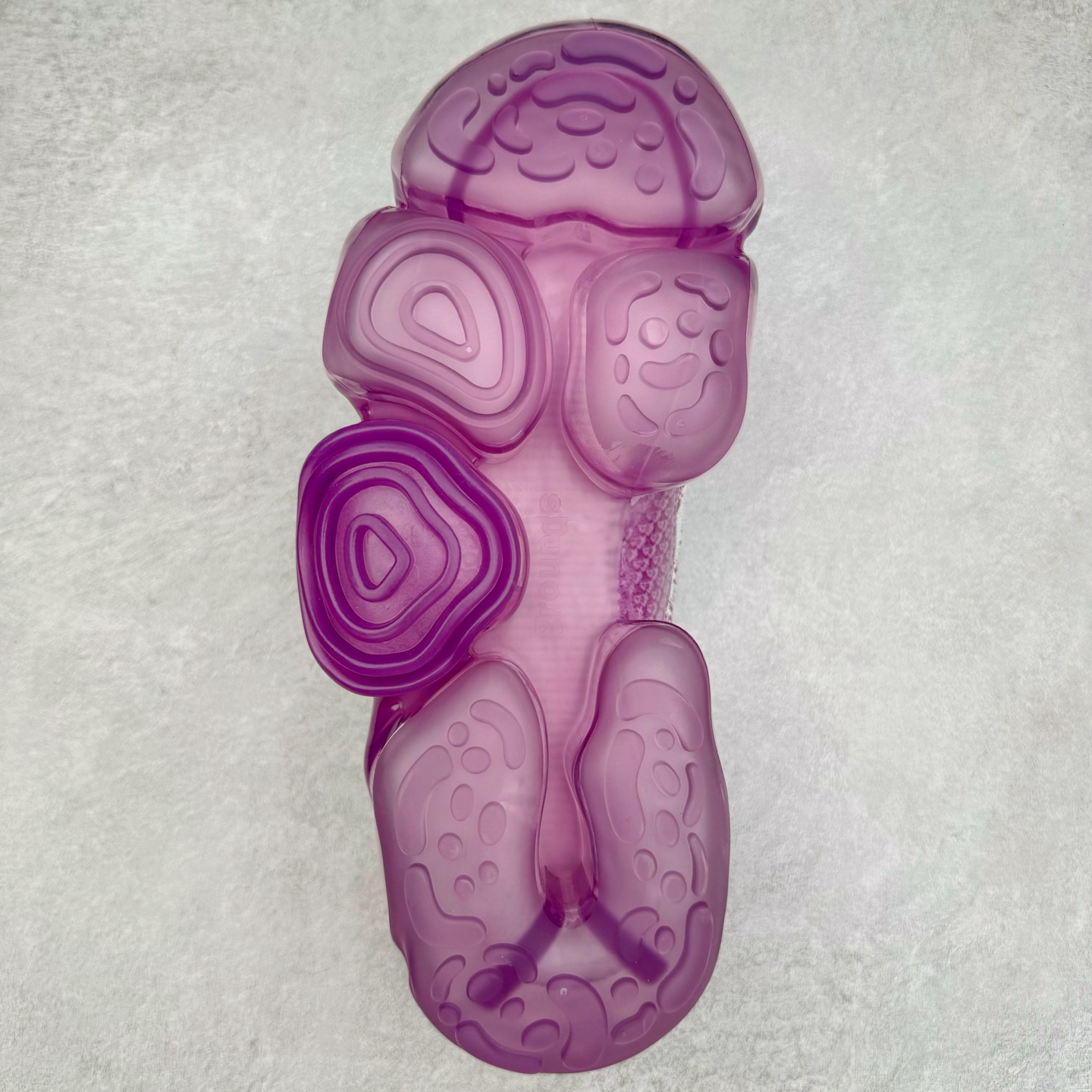 图片[9]-Grounds 圆头厚底低帮生活气垫休闲鞋 该鞋款的外观设计走在时尚前沿 简约休闲的风格适合日常穿搭 其独特的风格款式构成了品牌身份重要的一部分 Grounds 是迅速走红的日本小众品牌波比鞋比较像是来自未来世界 以科技感的氛围让人留下印象 尤其是那厚厚的气垫鞋底 一颗一颗圆圆的半透明外型相当讨喜 搭配不同的鞋身设计 不只波鞋、更有鞋靴 而且不只是外观 这种特殊的气垫也因为走起路来舒服又好看 尺码：35 36 37 38 39 40-选品中心