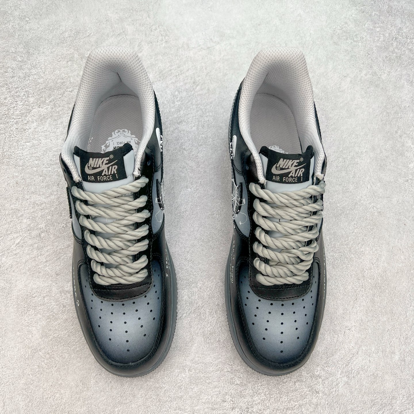 图片[2]-NK Air Force 1´07 Low 空军一号低帮百搭休闲运动板鞋 YD2425-110 柔软、弹性十足的缓震性能和出色的中底设计 横跨复古与现代的外型结合 造就出风靡全球 三十多年的Force 1 直到今天还深受青睐 实拍调校N版已经零色差零失真 百分百还原实物色彩所见即所得 不存在货不对板色差等低级问题 选购参考实物拍摄 不混卖不参货 只用心做好货严格选品 承诺混一赔十 尺码：36 36.5 37.5 38 38.5 39 40 40.5 41 42 42.5 43 44 44.5 45-选品中心