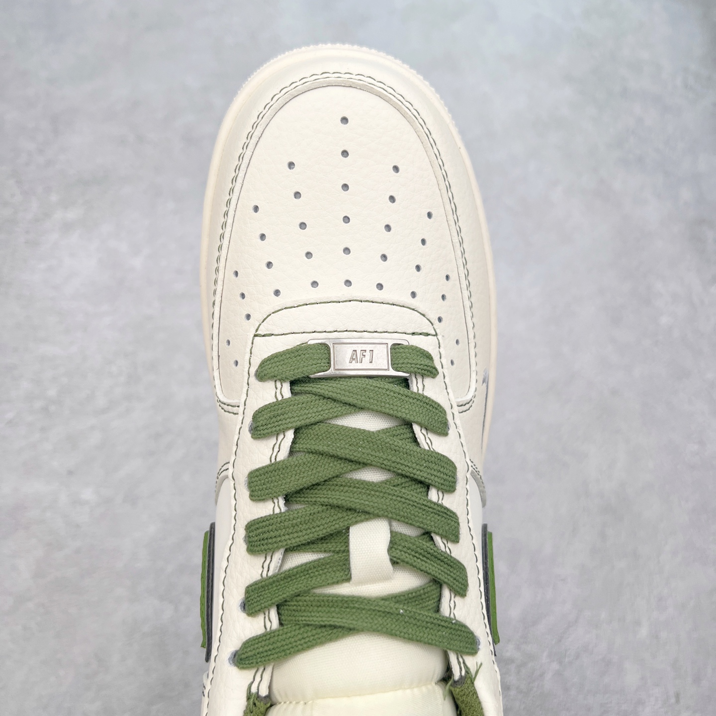 图片[4]-NK Air Force 1´07 Low 空军一号低帮百搭休闲运动板鞋 XS1958-525 柔软、弹性十足的缓震性能和出色的中底设计 横跨复古与现代的外型结合 造就出风靡全球 三十多年的Force 1 直到今天还深受青睐 实拍调校N版已经零色差零失真 百分百还原实物色彩所见即所得 不存在货不对板色差等低级问题 选购参考实物拍摄 不混卖不参货 只用心做好货严格选品 承诺混一赔十 尺码：36 36.5 37.5 38 38.5 39 40 40.5 41 42 42.5 43 44 44.5 45-选品中心