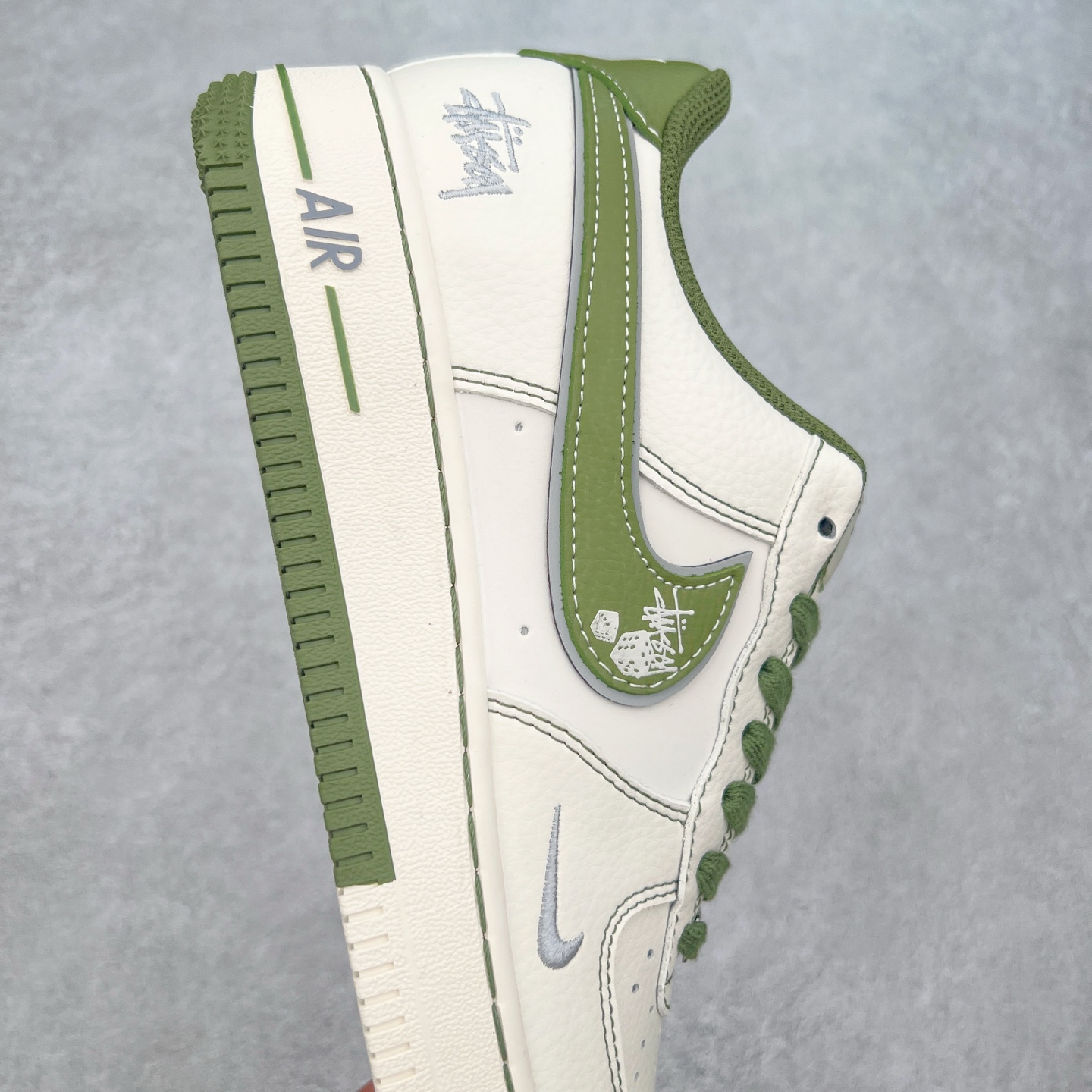 图片[6]-NK Air Force 1´07 Low 空军一号低帮百搭休闲运动板鞋 XS1958-525 柔软、弹性十足的缓震性能和出色的中底设计 横跨复古与现代的外型结合 造就出风靡全球 三十多年的Force 1 直到今天还深受青睐 实拍调校N版已经零色差零失真 百分百还原实物色彩所见即所得 不存在货不对板色差等低级问题 选购参考实物拍摄 不混卖不参货 只用心做好货严格选品 承诺混一赔十 尺码：36 36.5 37.5 38 38.5 39 40 40.5 41 42 42.5 43 44 44.5 45-选品中心