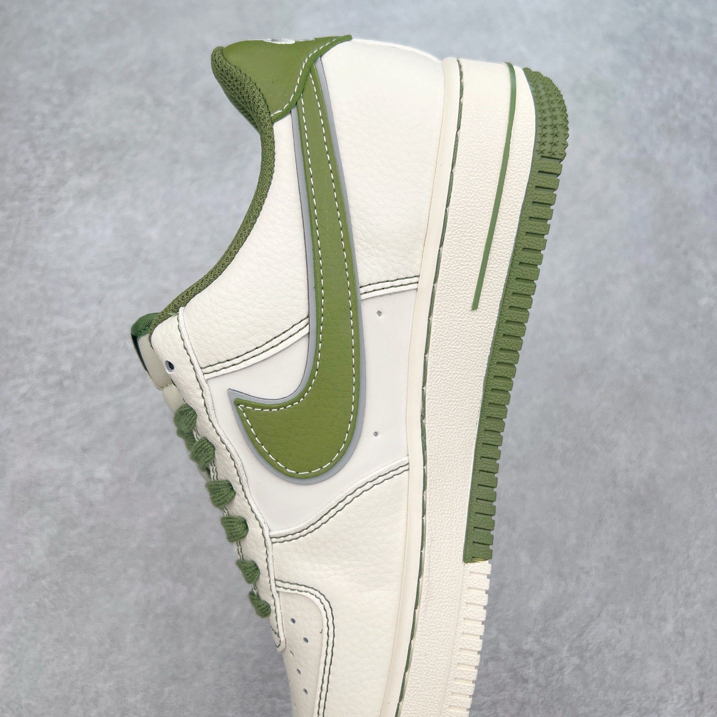 图片[7]-NK Air Force 1´07 Low 空军一号低帮百搭休闲运动板鞋 XS1958-525 柔软、弹性十足的缓震性能和出色的中底设计 横跨复古与现代的外型结合 造就出风靡全球 三十多年的Force 1 直到今天还深受青睐 实拍调校N版已经零色差零失真 百分百还原实物色彩所见即所得 不存在货不对板色差等低级问题 选购参考实物拍摄 不混卖不参货 只用心做好货严格选品 承诺混一赔十 尺码：36 36.5 37.5 38 38.5 39 40 40.5 41 42 42.5 43 44 44.5 45-选品中心