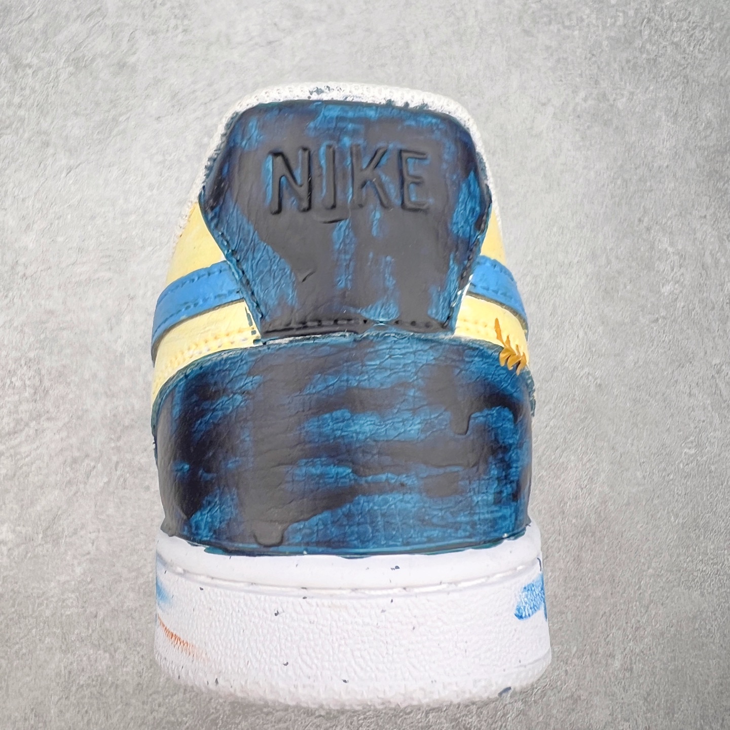 图片[8]-NK Court Vision 1 “镜之魅影”手绘涂鸦定制板鞋 DH2978-033 在那幽谧昏暗的房间里，一面古老的镜子静静伫立，镜面斑驳，裂痕交错，镜之魅影，它不仅是一面镜子的神秘力量，更是我们内心深处对自我的追寻和探索。尺码：36 36.5 37.5 38 38.5 39 40 40.5 41 42 42.5 43 44 44.5 45-选品中心