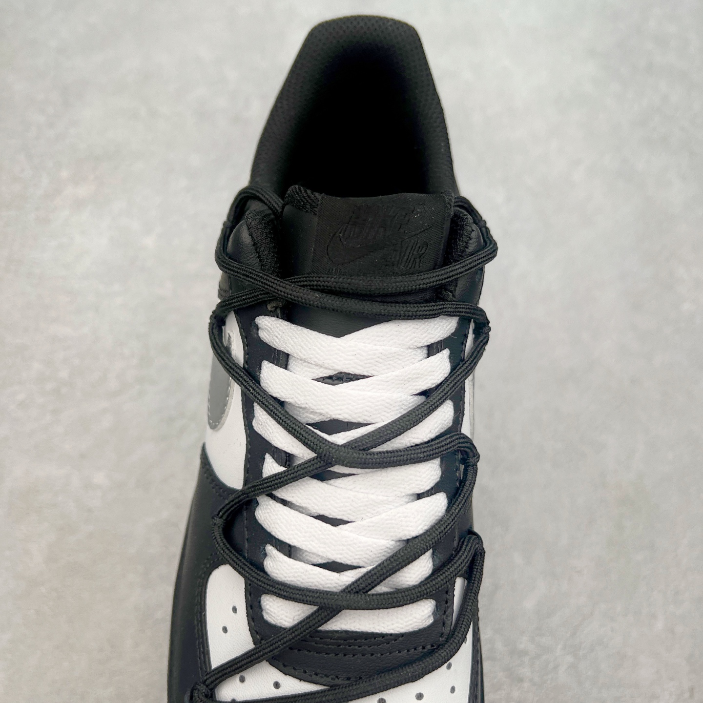 图片[5]-NK Air Force 1´07 Low 空军一号低帮百搭休闲运动板鞋 ZH0316-064 柔软、弹性十足的缓震性能和出色的中底设计 横跨复古与现代的外型结合 造就出风靡全球 三十多年的Force 1 直到今天还深受青睐 实拍调校N版已经零色差零失真 百分百还原实物色彩所见即所得 不存在货不对板色差等低级问题 选购参考实物拍摄 不混卖不参货 只用心做好货严格选品 承诺混一赔十 尺码：36 36.5 37.5 38 38.5 39 40 40.5 41 42 42.5 43 44 44.5 45-选品中心