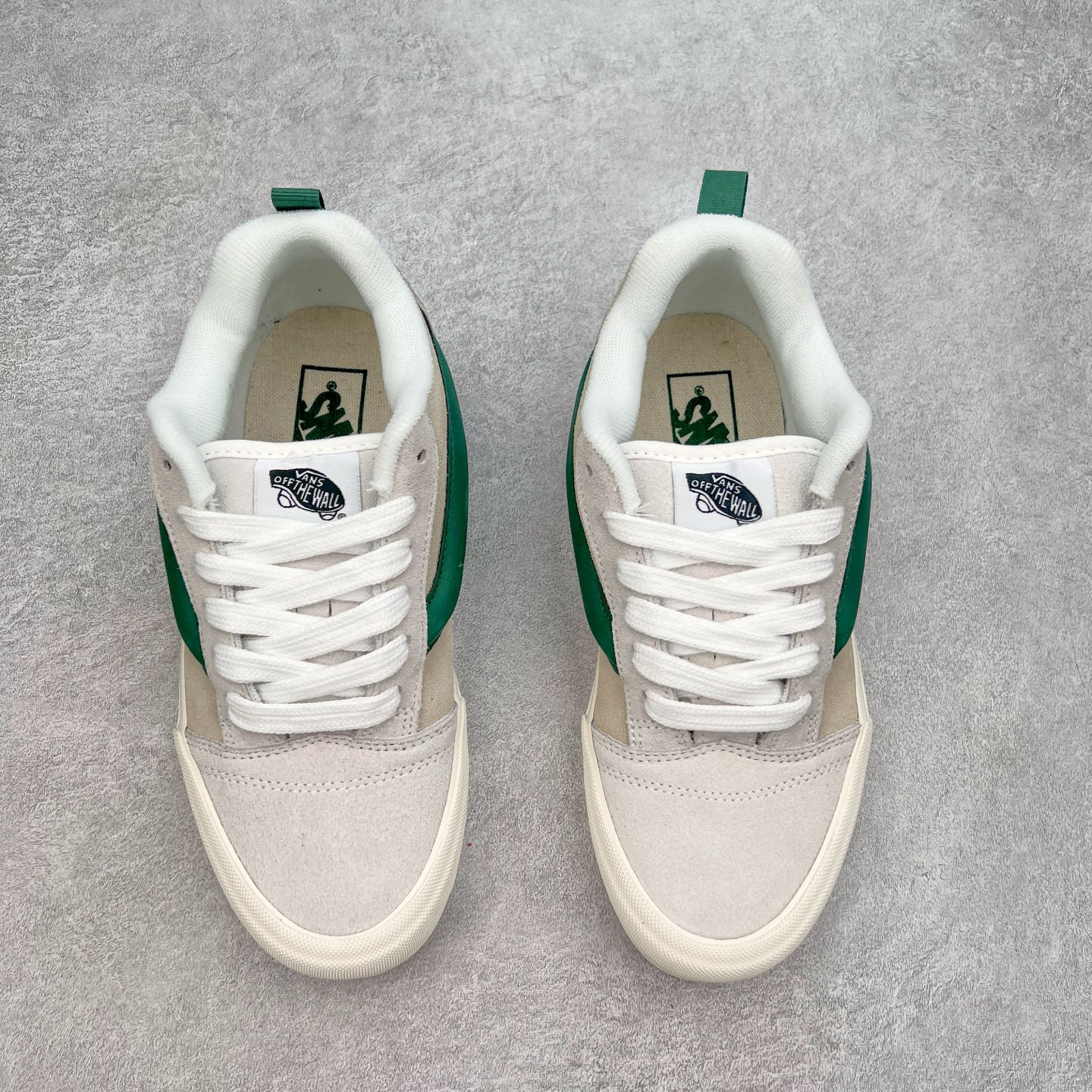 图片[2]-Vans Knu Skool 米绿条 官方新款 复古休闲胖胖面包鞋 肥胖版大LOGO原版全皮猪八面料 尺码：35 36 36.5 37 38 38.5 39 40 40.5 41 42 42.5 43 44 工艺：硫化1：1（重量1：1、真标、原钢印、材质标、鞋型标、合格证）-选品中心