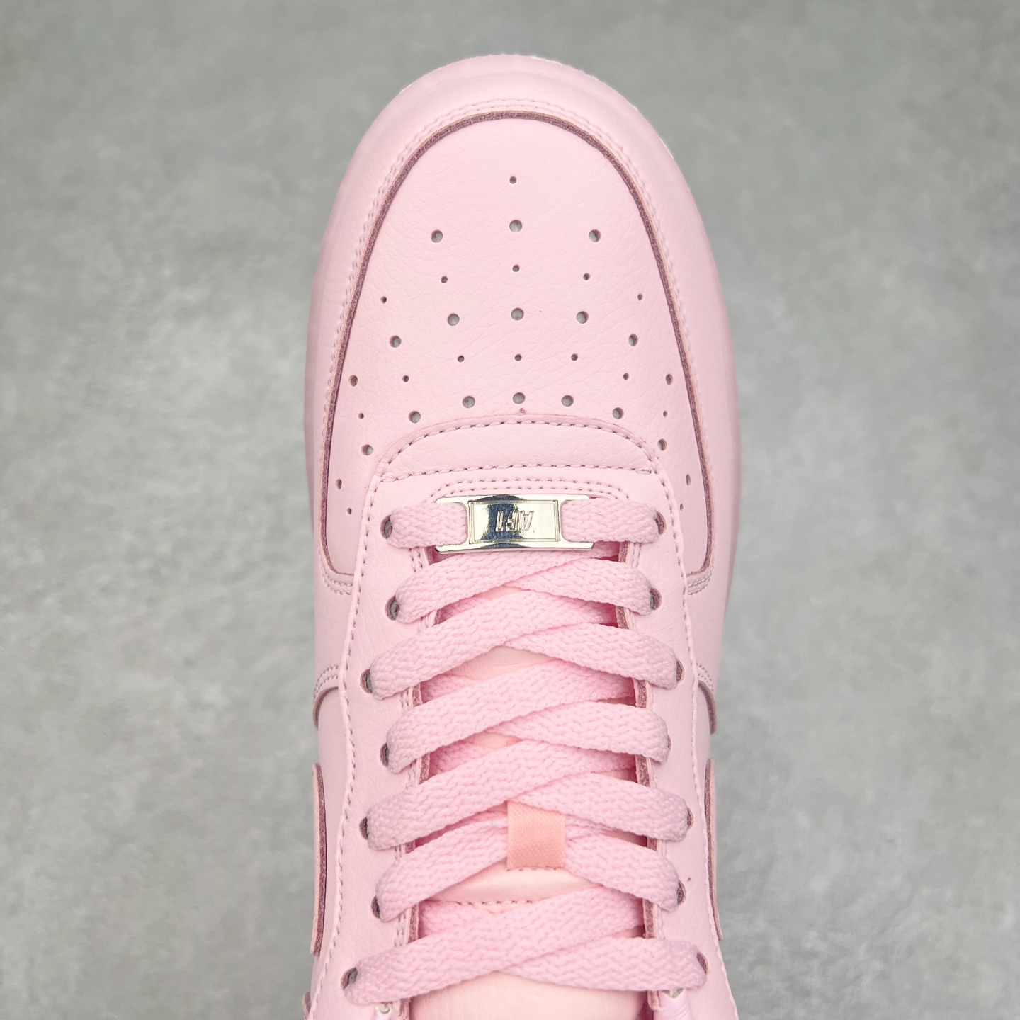 图片[4]-NK Air Force 1´07 Low 空军一号低帮百搭休闲运动板鞋 CZ8065-600 柔软、弹性十足的缓震性能和出色的中底设计 横跨复古与现代的外型结合 造就出风靡全球 三十多年的Force 1 直到今天还深受青睐 实拍调校N版已经零色差零失真 百分百还原实物色彩所见即所得 不存在货不对板色差等低级问题 选购参考实物拍摄 不混卖不参货 只用心做好货严格选品 承诺混一赔十 尺码：36 36.5 37.5 38 38.5 39 40 40.5 41 42 42.5 43 44 44.5 45-选品中心