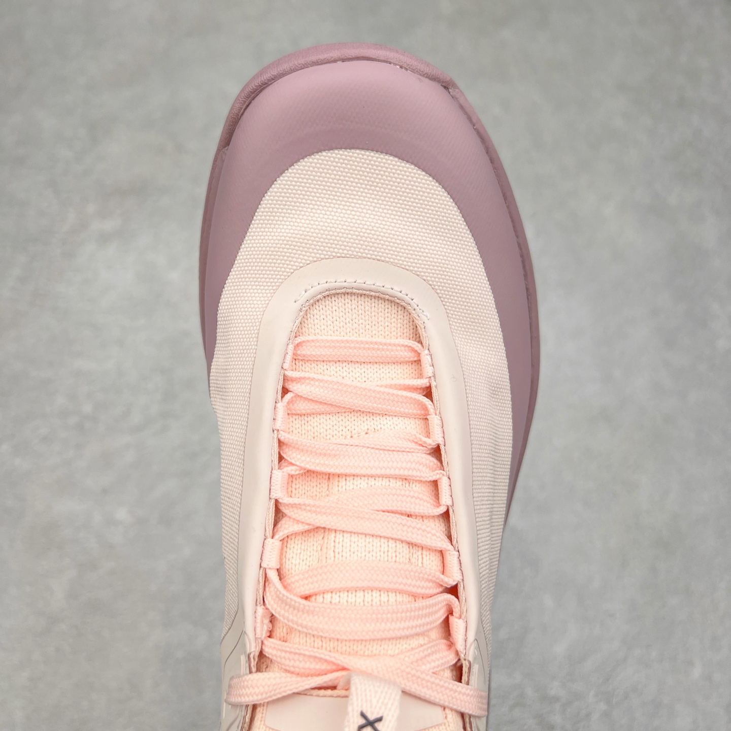 图片[4]-＃HP Arcteryx Vertex GTX 始祖鸟户外防水透气低帮徒步登山鞋 Arcteryx中文名始祖鸟 加拿大户外服饰品牌 1989年创立于加拿大温哥华 始祖鸟来自加拿大海岸山脉 植根高山的专业户外品牌 始终秉承对精湛设计和工艺孜孜以求的准则 从1989年创立至今 Arcteryx始终不断在产品设计与做工上不惜工本 以满足始祖鸟的标准 品质、设计以及精简的理念造就了其良好的性能 并能满足严苛环境下的使用需求 尺码：36 37 38 39 40-选品中心