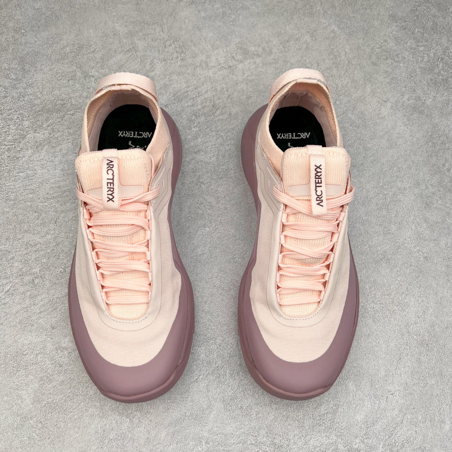 图片[2]-＃HP Arcteryx Vertex GTX 始祖鸟户外防水透气低帮徒步登山鞋 Arcteryx中文名始祖鸟 加拿大户外服饰品牌 1989年创立于加拿大温哥华 始祖鸟来自加拿大海岸山脉 植根高山的专业户外品牌 始终秉承对精湛设计和工艺孜孜以求的准则 从1989年创立至今 Arcteryx始终不断在产品设计与做工上不惜工本 以满足始祖鸟的标准 品质、设计以及精简的理念造就了其良好的性能 并能满足严苛环境下的使用需求 尺码：36 37 38 39 40-选品中心