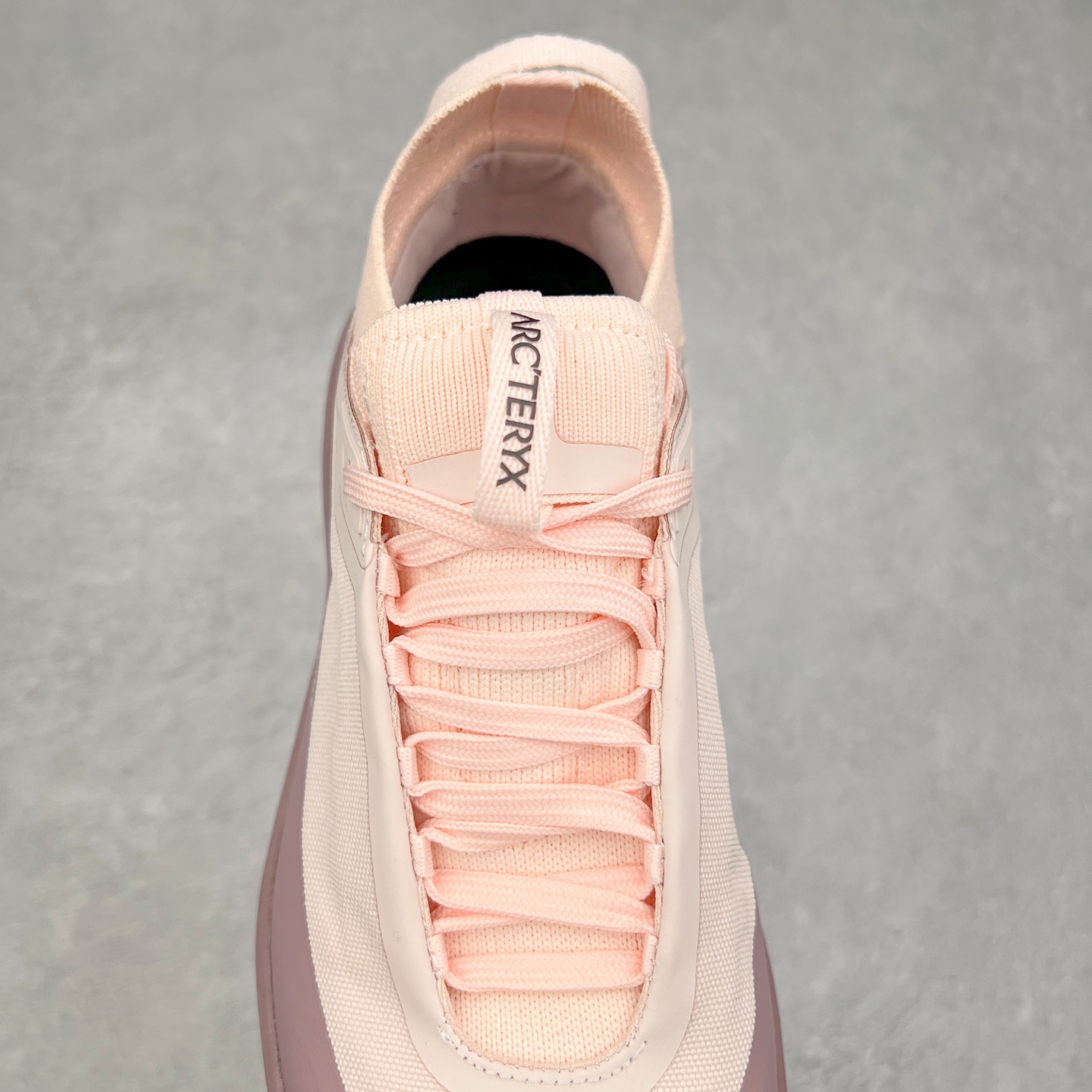 图片[5]-＃HP Arcteryx Vertex GTX 始祖鸟户外防水透气低帮徒步登山鞋 Arcteryx中文名始祖鸟 加拿大户外服饰品牌 1989年创立于加拿大温哥华 始祖鸟来自加拿大海岸山脉 植根高山的专业户外品牌 始终秉承对精湛设计和工艺孜孜以求的准则 从1989年创立至今 Arcteryx始终不断在产品设计与做工上不惜工本 以满足始祖鸟的标准 品质、设计以及精简的理念造就了其良好的性能 并能满足严苛环境下的使用需求 尺码：36 37 38 39 40-选品中心