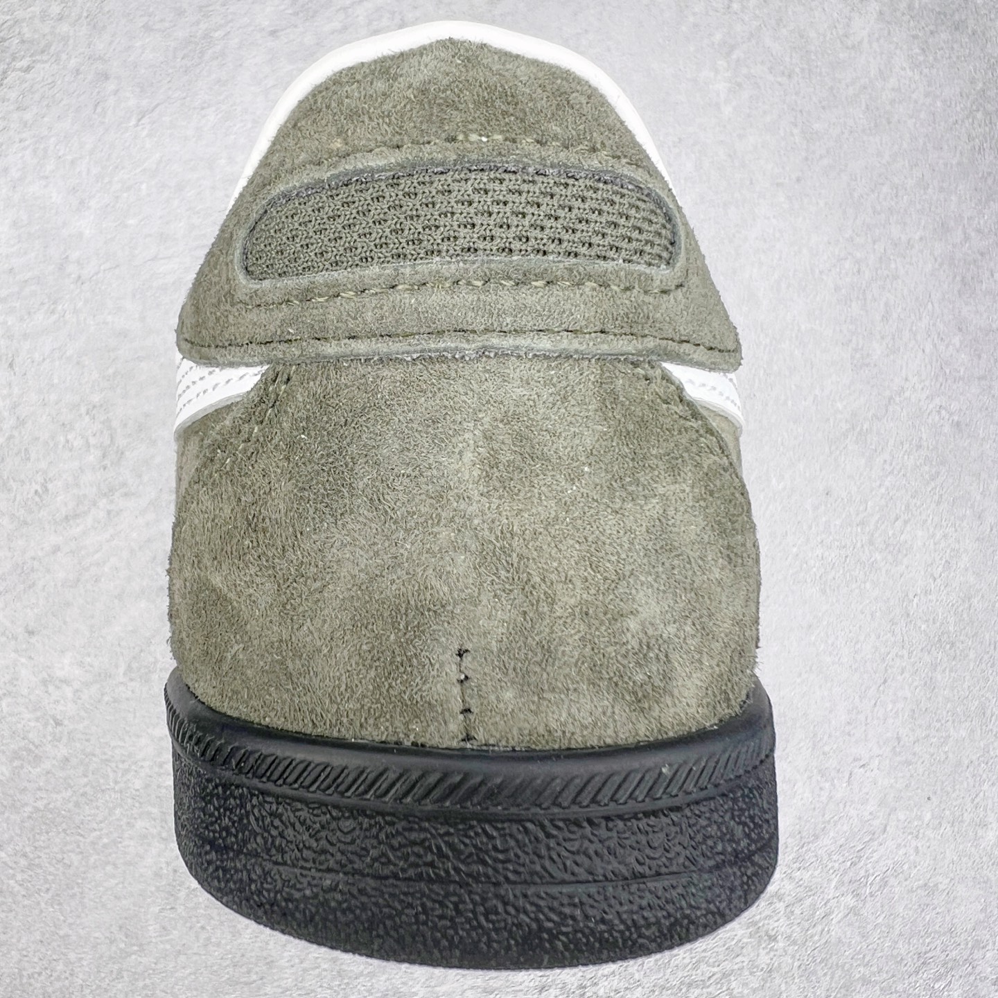 图片[8]-＃特价福利 Asics Onitsuka Tige TOKUTEN 亚瑟士鬼冢虎男女士复古跑鞋街拍潮鞋低帮板鞋经典款中性复古运动鞋 轻盈舒适 时尚与复古与一体 轻盈的款式 适合夏天~简单的设定配合修长的线条 全鞋身均以麖皮打造 散发着日本新一代的潮流品味 无论配衬任何造型都能胜任 Tokuten 精神来自80年代的室内用鞋 T-TOE前足补强设计 环状中底底部结构 橡胶大底元素 防滑耐磨的同时保持着鞋子的轻盈 并提供良好牵引力 脚感柔软舒适 长时间行走也不会觉得脚部不适 经典复刻款 休闲百搭 中性款男女都可穿 尺码：36 37 37.5 38 39 40.5 41.5 42 42.5 43.5 44 45-选品中心