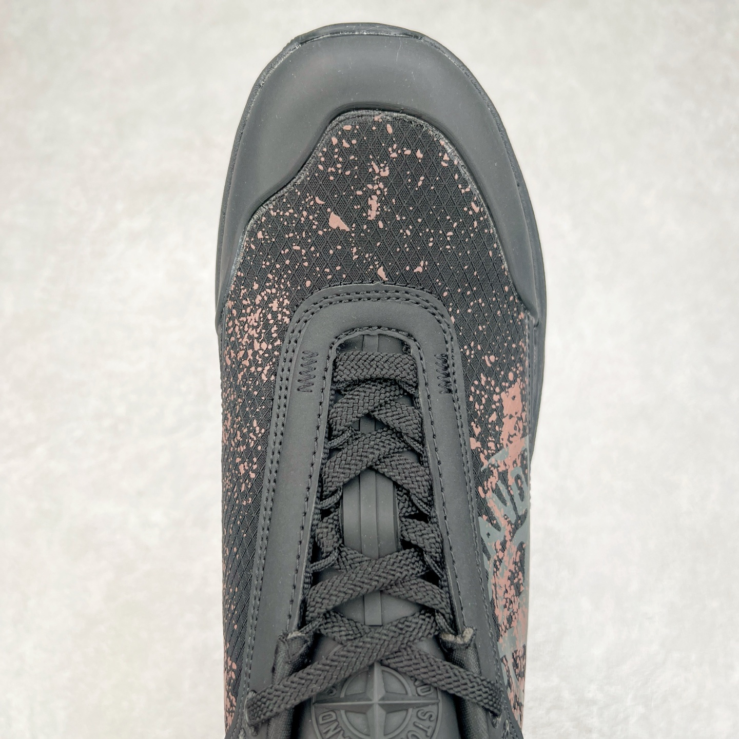 图片[4]-Stone Island Grime Panelled 石头岛黑褐色舒适时尚低帮生活休闲鞋 石头岛作不仅是科技面料和织物染色典范并加入了创新机能美学，兼顾功能性与时尚感，颠覆传统休闲服饰的想象。尺码：36 37 37.5 38 38.5 39 39.5 40 40.5 41.5 42 42.5 43 44 44.5 45-选品中心