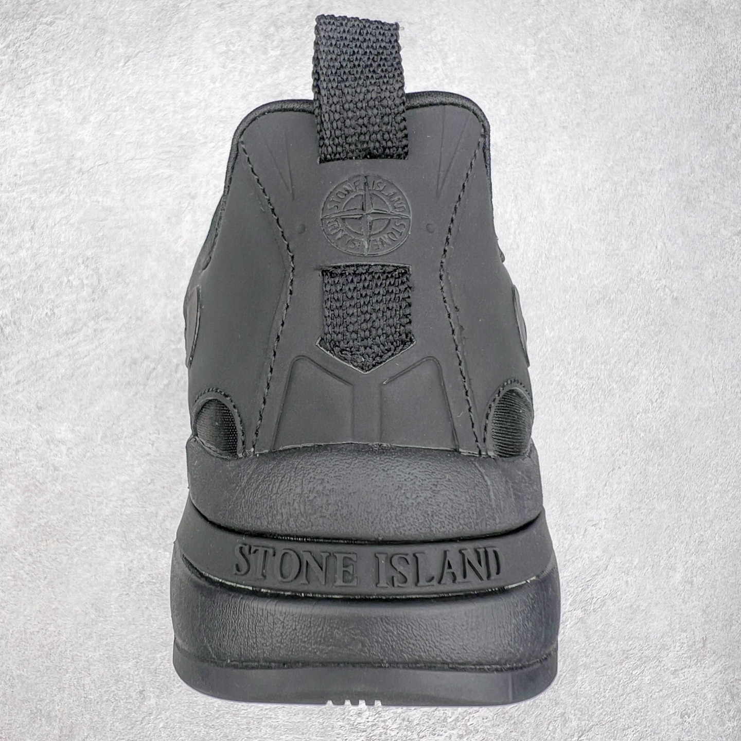 图片[8]-Stone Island Grime Panelled 石头岛黑褐色舒适时尚低帮生活休闲鞋 石头岛作不仅是科技面料和织物染色典范并加入了创新机能美学，兼顾功能性与时尚感，颠覆传统休闲服饰的想象。尺码：36 37 37.5 38 38.5 39 39.5 40 40.5 41.5 42 42.5 43 44 44.5 45-选品中心