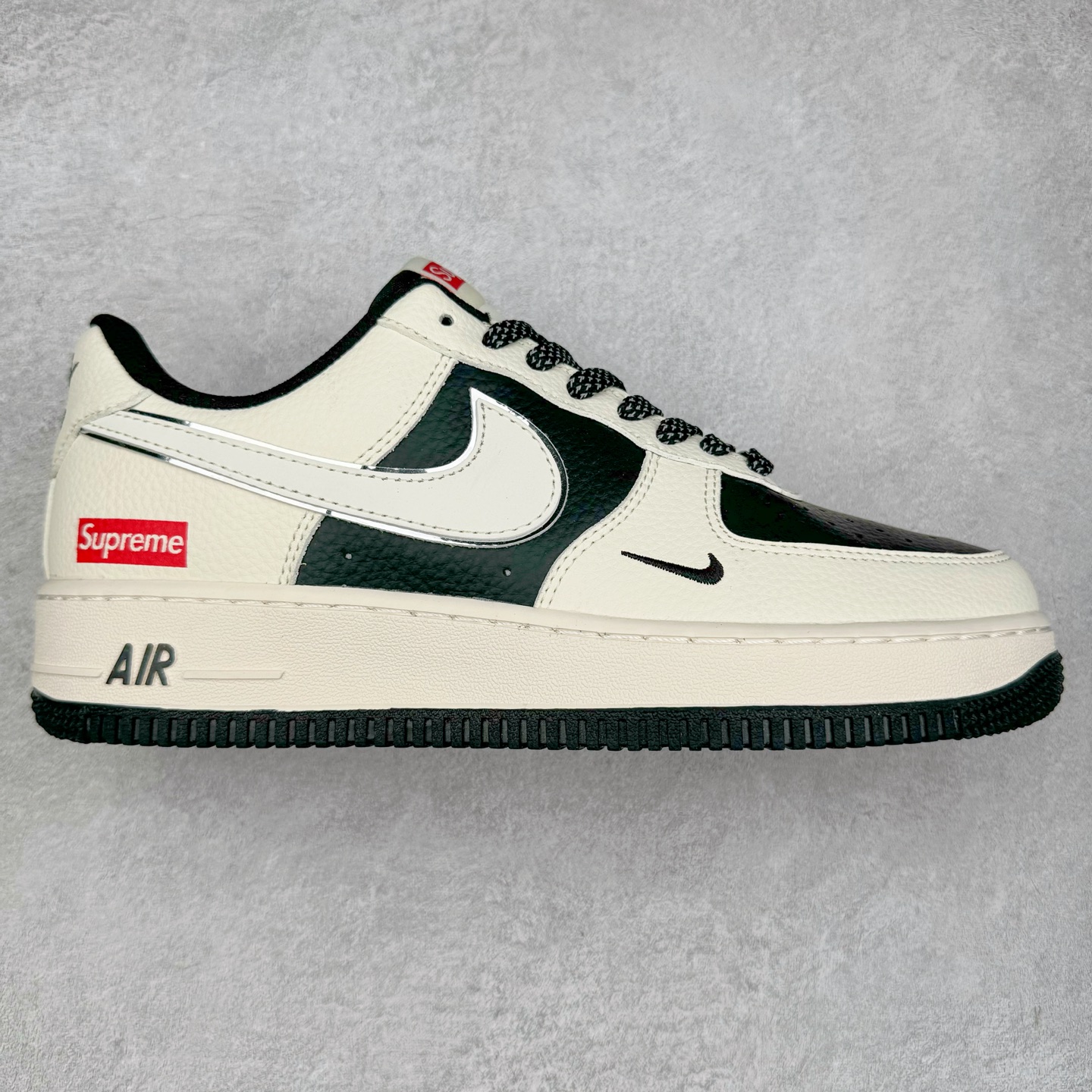 NK Air Force 1´07 Low 空军一号低帮百搭休闲运动板鞋 HH7518-056 柔软、弹性十足的缓震性能和出色的中底设计 横跨复古与现代的外型结合 造就出风靡全球 三十多年的Force 1 直到今天还深受青睐 实拍调校N版已经零色差零失真 百分百还原实物色彩所见即所得 不存在货不对板色差等低级问题 选购参考实物拍摄 不混卖不参货 只用心做好货严格选品 承诺混一赔十 尺码：36 36.5 37.5 38 38.5 39 40 40.5 41 42 42.5 43 44 44.5 45-选品中心