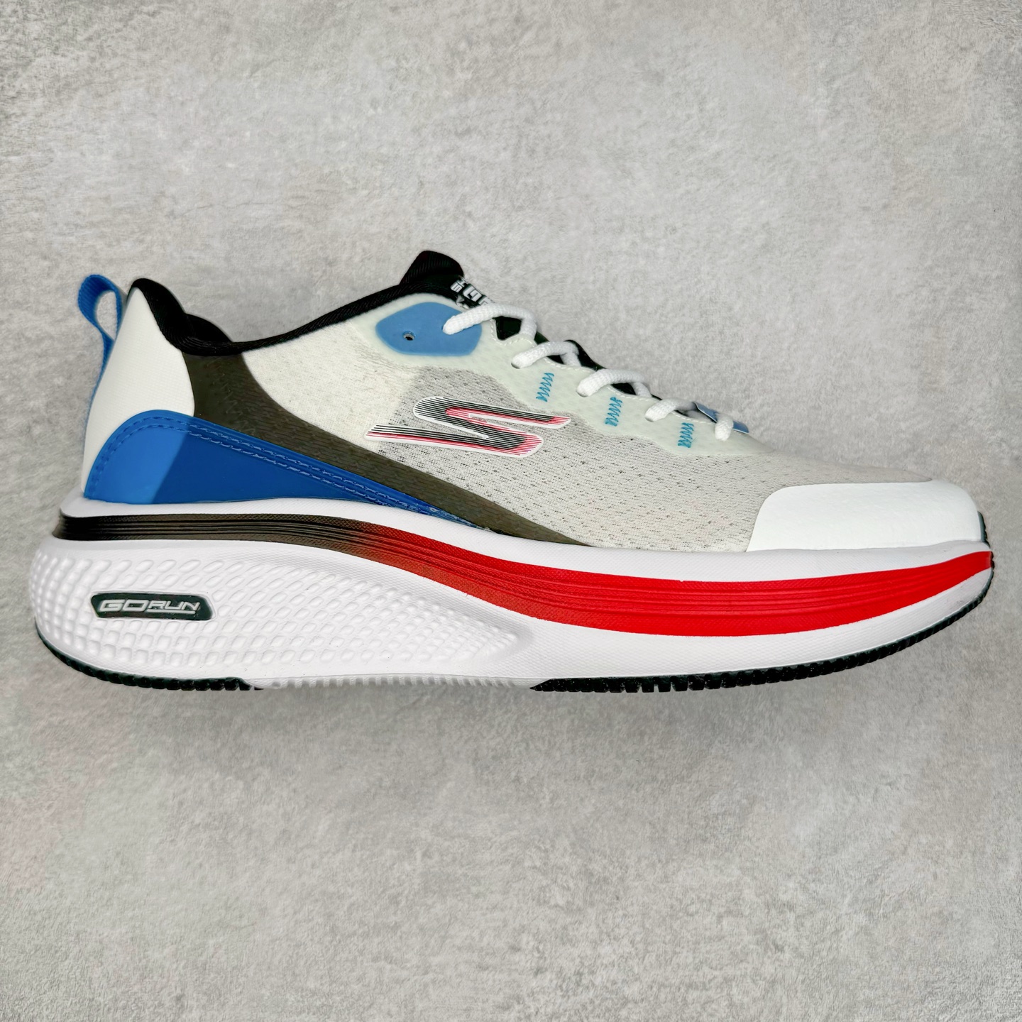 Skechers斯凯奇 MEN\’S GO 舒适百搭回弹 低帮 休闲跑步鞋 实拍调校N版已经零色差零失真 百分百还原实物色彩所见即所得 不存在货不对板色差等低级问题 选购参考实物拍摄 不混卖不参货 只用心做好货严格选品 承诺混一赔十 尺码：36 36.5 37.5 38 38.5 39 40 40.5 41 42 42.5 43 44 44.5 45-选品中心