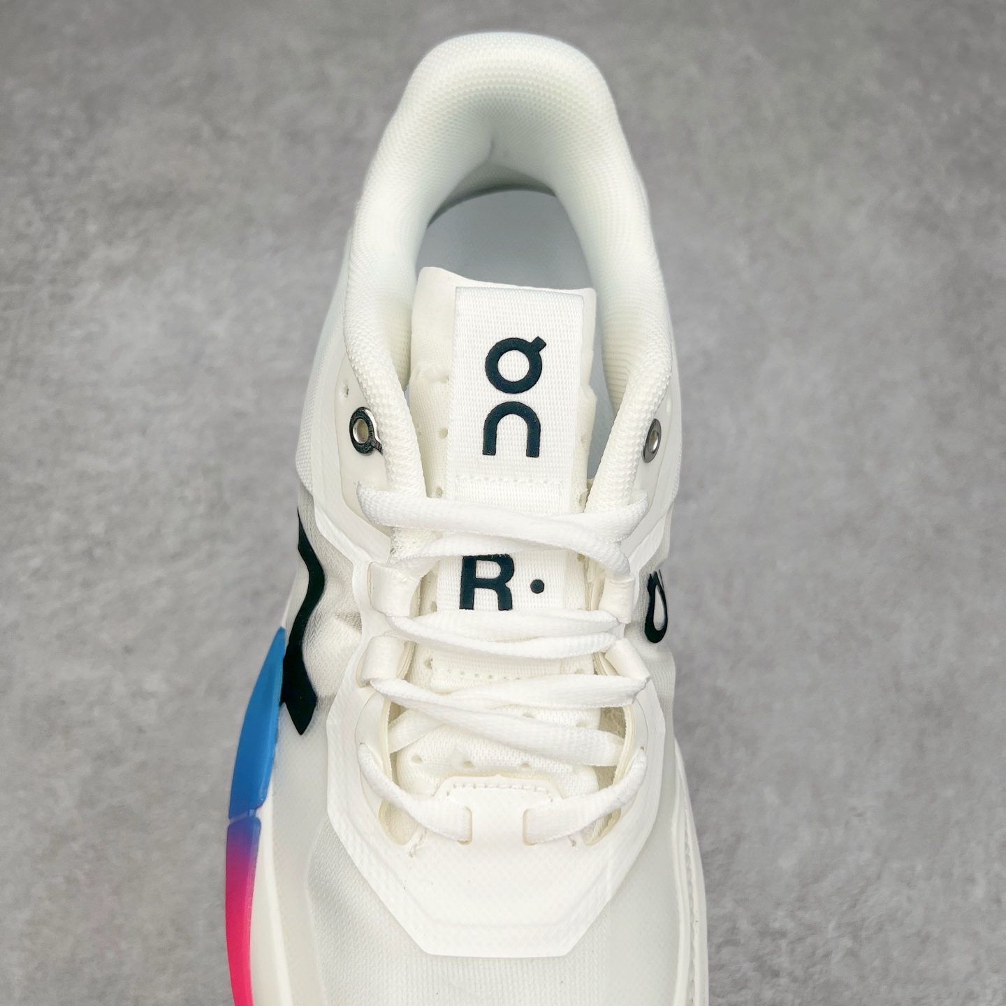 图片[5]-On THE ROGER Pro 2 昂跑舒适简约防滑耐磨低帮网球鞋 此运动品牌 开创于2010年 缓震着陆、强效回弹、轻柔质感的设计构思始终是ON研制关键 与此同时基于“为全球提供革新性的跑步感受”信念 陆续推出了多款跑鞋及其以专业运动人体跑步工程学为设计关键的功能性跑步服饰设备 让跑者不费力气地畅快畅跑 尺码：36 36.5 37.5 38 38.5 39 40 40.5 41 42 42.5 43 44 44.5 45-选品中心