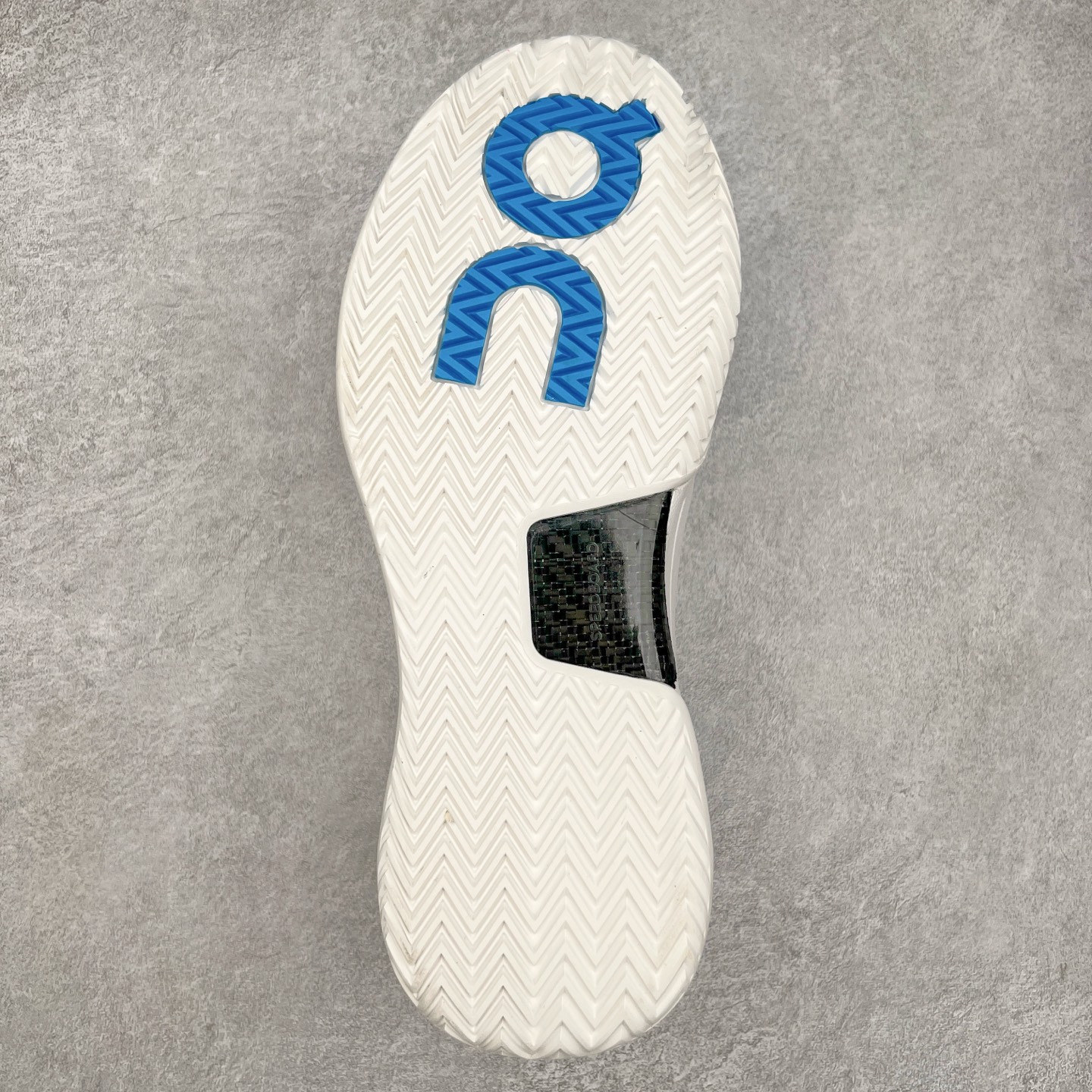 图片[9]-On THE ROGER Pro 2 昂跑舒适简约防滑耐磨低帮网球鞋 此运动品牌 开创于2010年 缓震着陆、强效回弹、轻柔质感的设计构思始终是ON研制关键 与此同时基于“为全球提供革新性的跑步感受”信念 陆续推出了多款跑鞋及其以专业运动人体跑步工程学为设计关键的功能性跑步服饰设备 让跑者不费力气地畅快畅跑 尺码：36 36.5 37.5 38 38.5 39 40 40.5 41 42 42.5 43 44 44.5 45-选品中心