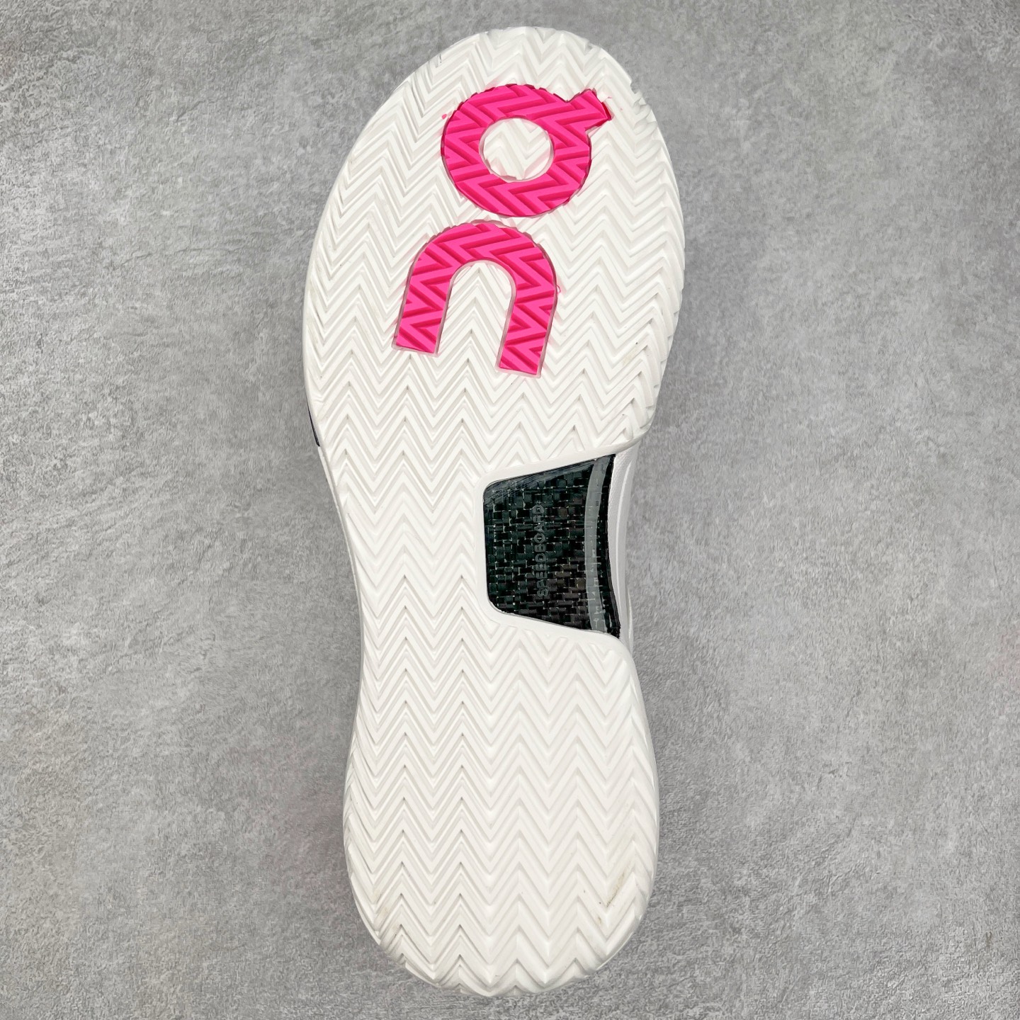 图片[9]-On THE ROGER Pro 2 昂跑舒适简约防滑耐磨低帮网球鞋 此运动品牌 开创于2010年 缓震着陆、强效回弹、轻柔质感的设计构思始终是ON研制关键 与此同时基于“为全球提供革新性的跑步感受”信念 陆续推出了多款跑鞋及其以专业运动人体跑步工程学为设计关键的功能性跑步服饰设备 让跑者不费力气地畅快畅跑 尺码：36 36.5 37.5 38 38.5 39 40 40.5 41 42 42.5 43 44 44.5 45-选品中心