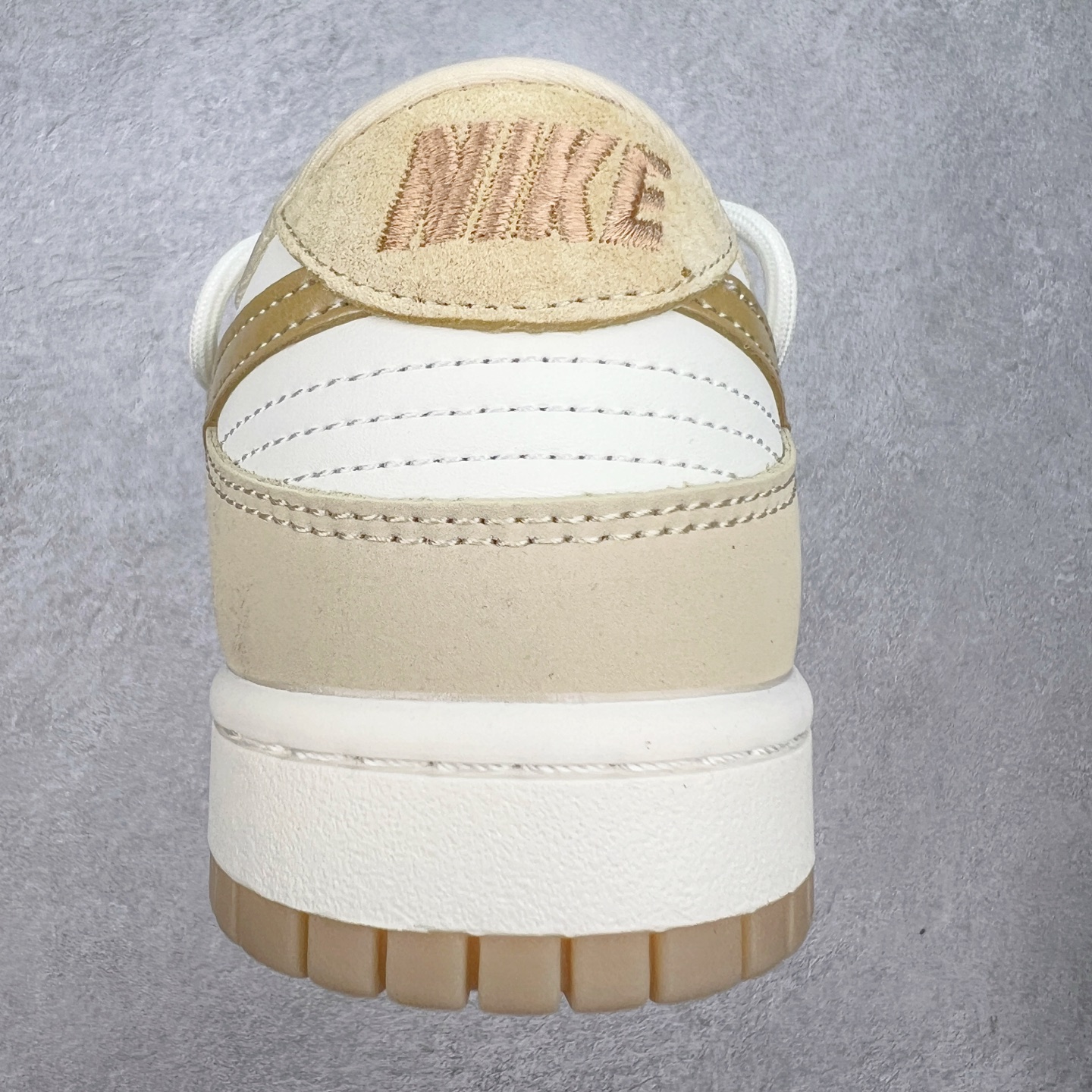 图片[8]-NK Dunk Low 定制配色 YX5066-291 大厂出品 极力推荐 原装头层材料 独家版型蒸餾加工帶來的是更好的视觉和脚感体验大厂纯原品质出货 清洁度 电绣工艺 皮料切割干净无任何毛边 细节完美 实拍调校N版已经零色差零失真 百分百还原实物色彩所见即所得 不存在货不对板色差等低级问题 选购参考实物拍摄 不混卖不参货 只用心做好货严格选品 承诺混一赔十 尺码：36 36.5 37.5 38 38.5 39 40 40.5 41 42 42.5 43 44 44.5 45-选品中心