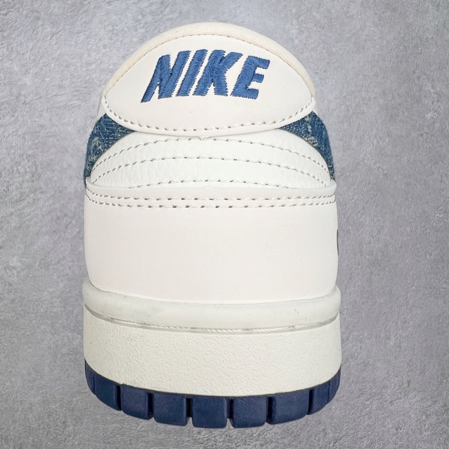 图片[8]-NK Dunk Low 定制配色 CH8311-285 大厂出品 极力推荐 原装头层材料 独家版型蒸餾加工帶來的是更好的视觉和脚感体验大厂纯原品质出货 清洁度 电绣工艺 皮料切割干净无任何毛边 细节完美 实拍调校N版已经零色差零失真 百分百还原实物色彩所见即所得 不存在货不对板色差等低级问题 选购参考实物拍摄 不混卖不参货 只用心做好货严格选品 承诺混一赔十 尺码：36 36.5 37.5 38 38.5 39 40 40.5 41 42 42.5 43 44 44.5 45-选品中心