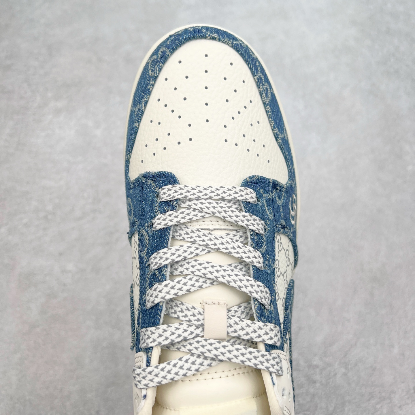 图片[4]-NK Dunk Low 定制配色 CH8311-285 大厂出品 极力推荐 原装头层材料 独家版型蒸餾加工帶來的是更好的视觉和脚感体验大厂纯原品质出货 清洁度 电绣工艺 皮料切割干净无任何毛边 细节完美 实拍调校N版已经零色差零失真 百分百还原实物色彩所见即所得 不存在货不对板色差等低级问题 选购参考实物拍摄 不混卖不参货 只用心做好货严格选品 承诺混一赔十 尺码：36 36.5 37.5 38 38.5 39 40 40.5 41 42 42.5 43 44 44.5 45-选品中心