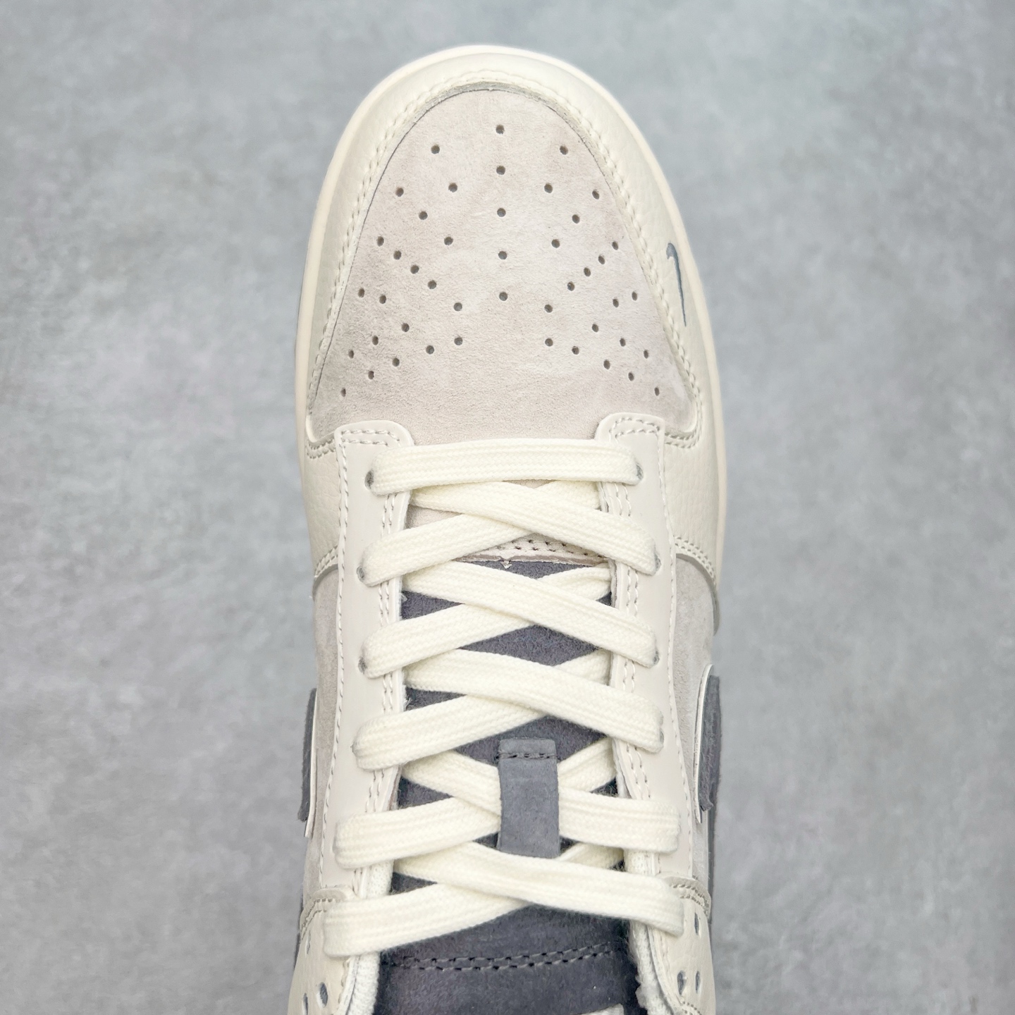 图片[4]-NK Dunk Low 定制配色 DQ1098-513 大厂出品 极力推荐 原装头层材料 独家版型蒸餾加工帶來的是更好的视觉和脚感体验大厂纯原品质出货 清洁度 电绣工艺 皮料切割干净无任何毛边 细节完美 实拍调校N版已经零色差零失真 百分百还原实物色彩所见即所得 不存在货不对板色差等低级问题 选购参考实物拍摄 不混卖不参货 只用心做好货严格选品 承诺混一赔十 尺码：36 36.5 37.5 38 38.5 39 40 40.5 41 42 42.5 43 44 44.5 45-选品中心