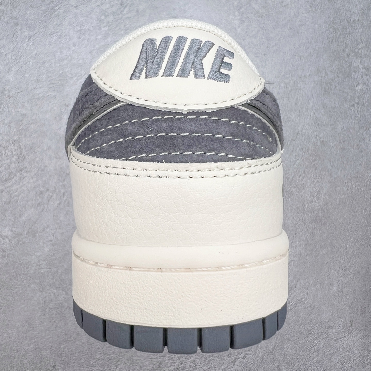 图片[8]-NK Dunk Low 定制配色 DQ1098-513 大厂出品 极力推荐 原装头层材料 独家版型蒸餾加工帶來的是更好的视觉和脚感体验大厂纯原品质出货 清洁度 电绣工艺 皮料切割干净无任何毛边 细节完美 实拍调校N版已经零色差零失真 百分百还原实物色彩所见即所得 不存在货不对板色差等低级问题 选购参考实物拍摄 不混卖不参货 只用心做好货严格选品 承诺混一赔十 尺码：36 36.5 37.5 38 38.5 39 40 40.5 41 42 42.5 43 44 44.5 45-选品中心