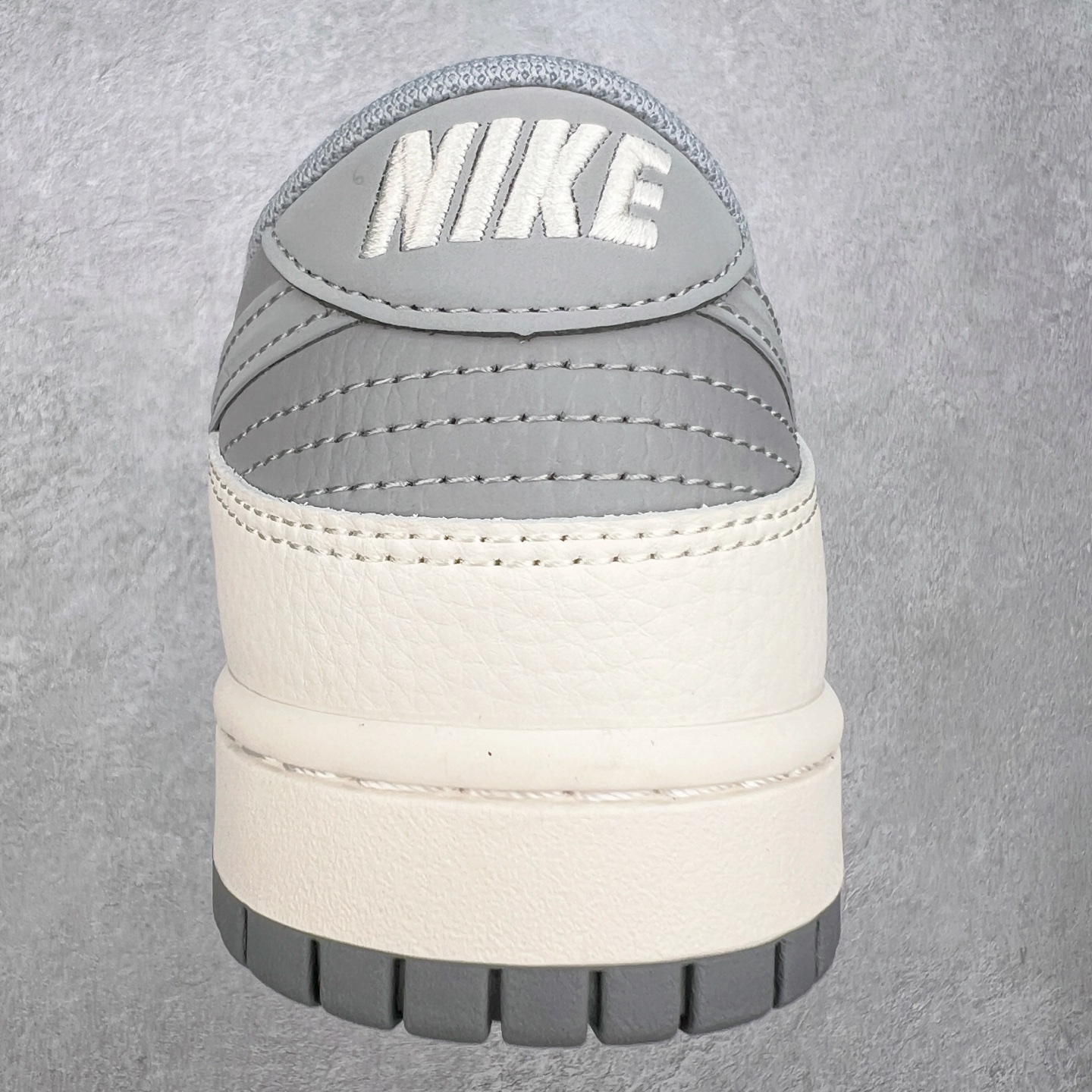 图片[8]-NK Dunk Low 定制配色 XS6089-540 大厂出品 极力推荐 原装头层材料 独家版型蒸餾加工帶來的是更好的视觉和脚感体验大厂纯原品质出货 清洁度 电绣工艺 皮料切割干净无任何毛边 细节完美 实拍调校N版已经零色差零失真 百分百还原实物色彩所见即所得 不存在货不对板色差等低级问题 选购参考实物拍摄 不混卖不参货 只用心做好货严格选品 承诺混一赔十 尺码：36 36.5 37.5 38 38.5 39 40 40.5 41 42 42.5 43 44 44.5 45-选品中心