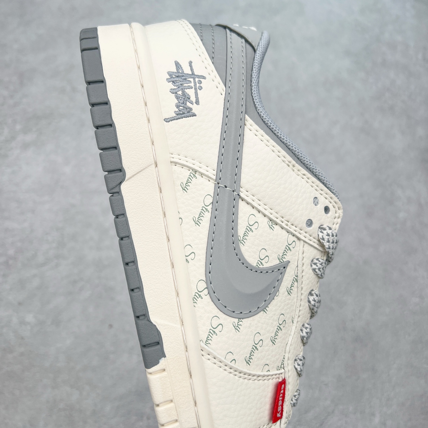 图片[6]-NK Dunk Low 定制配色 XS6089-540 大厂出品 极力推荐 原装头层材料 独家版型蒸餾加工帶來的是更好的视觉和脚感体验大厂纯原品质出货 清洁度 电绣工艺 皮料切割干净无任何毛边 细节完美 实拍调校N版已经零色差零失真 百分百还原实物色彩所见即所得 不存在货不对板色差等低级问题 选购参考实物拍摄 不混卖不参货 只用心做好货严格选品 承诺混一赔十 尺码：36 36.5 37.5 38 38.5 39 40 40.5 41 42 42.5 43 44 44.5 45-选品中心
