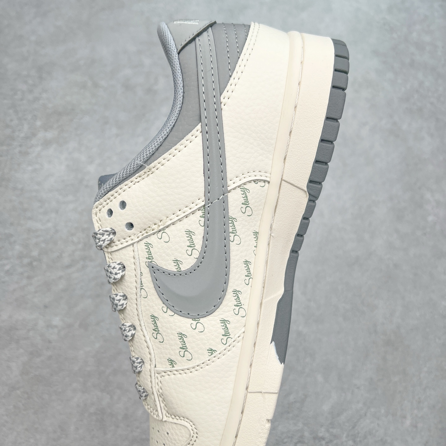 图片[7]-NK Dunk Low 定制配色 XS6089-540 大厂出品 极力推荐 原装头层材料 独家版型蒸餾加工帶來的是更好的视觉和脚感体验大厂纯原品质出货 清洁度 电绣工艺 皮料切割干净无任何毛边 细节完美 实拍调校N版已经零色差零失真 百分百还原实物色彩所见即所得 不存在货不对板色差等低级问题 选购参考实物拍摄 不混卖不参货 只用心做好货严格选品 承诺混一赔十 尺码：36 36.5 37.5 38 38.5 39 40 40.5 41 42 42.5 43 44 44.5 45-选品中心