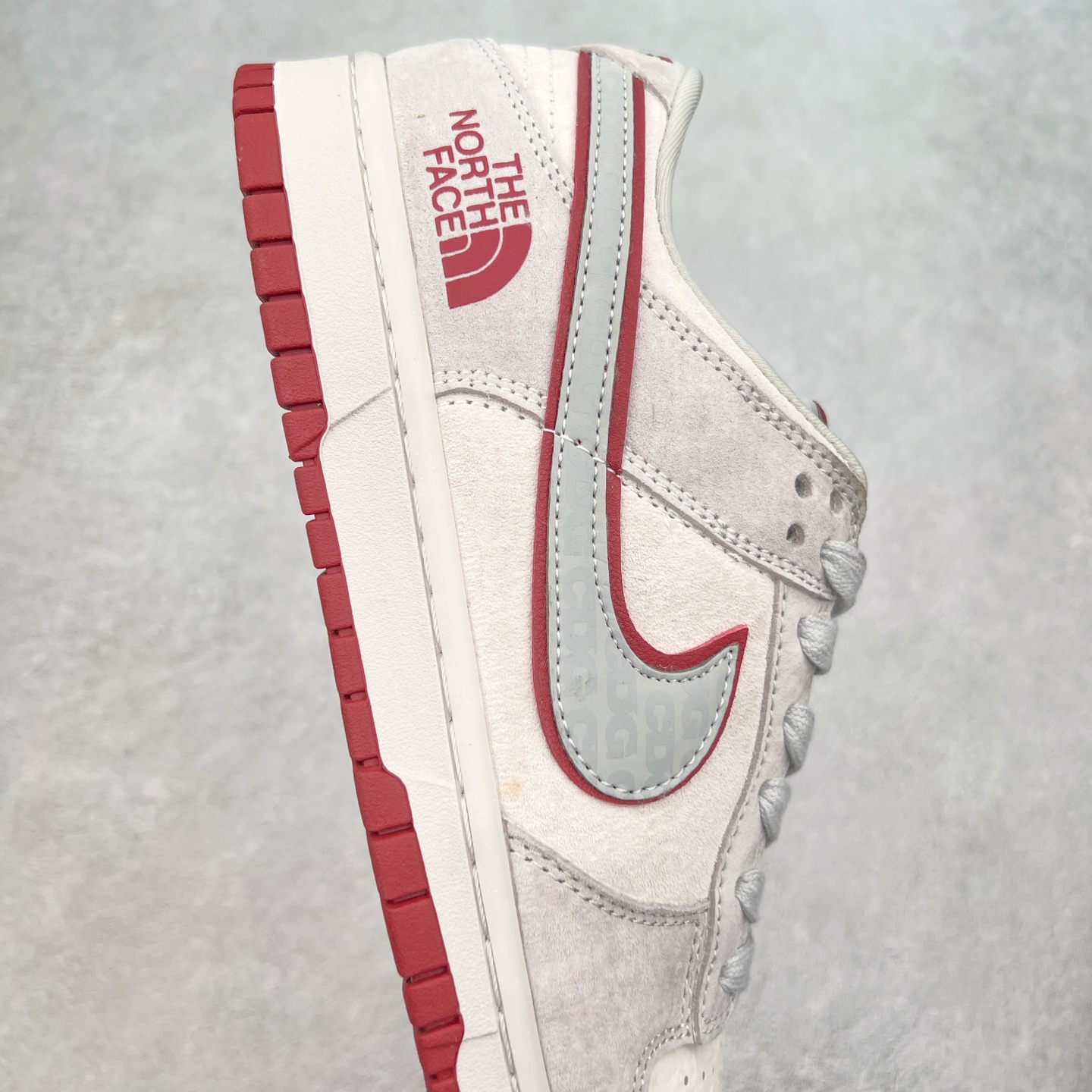 图片[6]-NK Dunk Low 定制配色 DQ1098-336 大厂出品 极力推荐 原装头层材料 独家版型蒸餾加工帶來的是更好的视觉和脚感体验大厂纯原品质出货 清洁度 电绣工艺 皮料切割干净无任何毛边 细节完美 实拍调校N版已经零色差零失真 百分百还原实物色彩所见即所得 不存在货不对板色差等低级问题 选购参考实物拍摄 不混卖不参货 只用心做好货严格选品 承诺混一赔十 尺码：36 36.5 37.5 38 38.5 39 40 40.5 41 42 42.5 43 44 44.5 45-选品中心