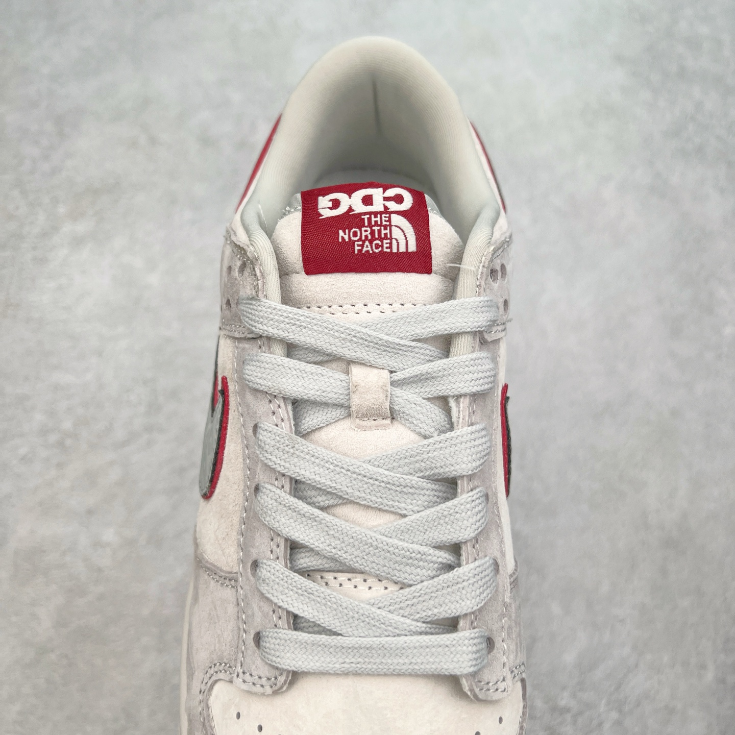 图片[5]-NK Dunk Low 定制配色 DQ1098-336 大厂出品 极力推荐 原装头层材料 独家版型蒸餾加工帶來的是更好的视觉和脚感体验大厂纯原品质出货 清洁度 电绣工艺 皮料切割干净无任何毛边 细节完美 实拍调校N版已经零色差零失真 百分百还原实物色彩所见即所得 不存在货不对板色差等低级问题 选购参考实物拍摄 不混卖不参货 只用心做好货严格选品 承诺混一赔十 尺码：36 36.5 37.5 38 38.5 39 40 40.5 41 42 42.5 43 44 44.5 45-选品中心