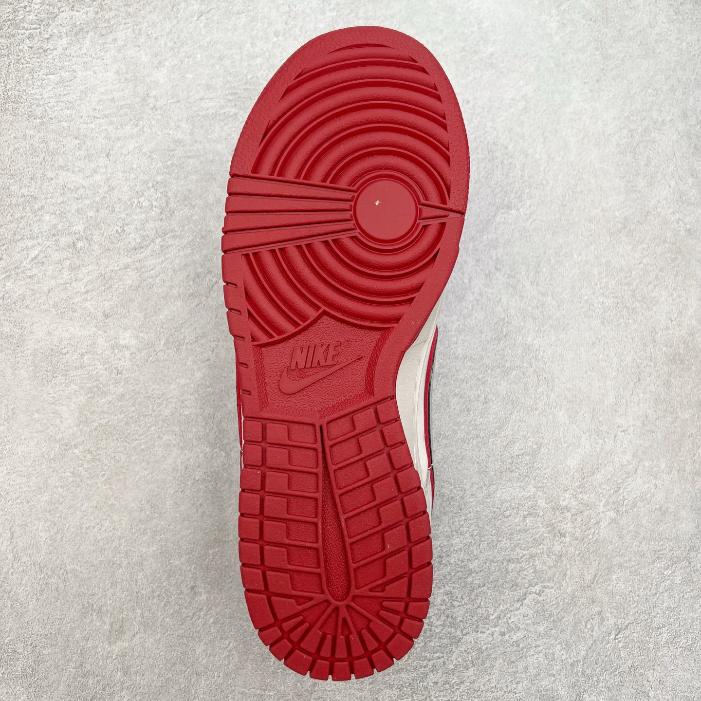 图片[9]-NK Dunk Low 定制配色 DQ1098-336 大厂出品 极力推荐 原装头层材料 独家版型蒸餾加工帶來的是更好的视觉和脚感体验大厂纯原品质出货 清洁度 电绣工艺 皮料切割干净无任何毛边 细节完美 实拍调校N版已经零色差零失真 百分百还原实物色彩所见即所得 不存在货不对板色差等低级问题 选购参考实物拍摄 不混卖不参货 只用心做好货严格选品 承诺混一赔十 尺码：36 36.5 37.5 38 38.5 39 40 40.5 41 42 42.5 43 44 44.5 45-选品中心