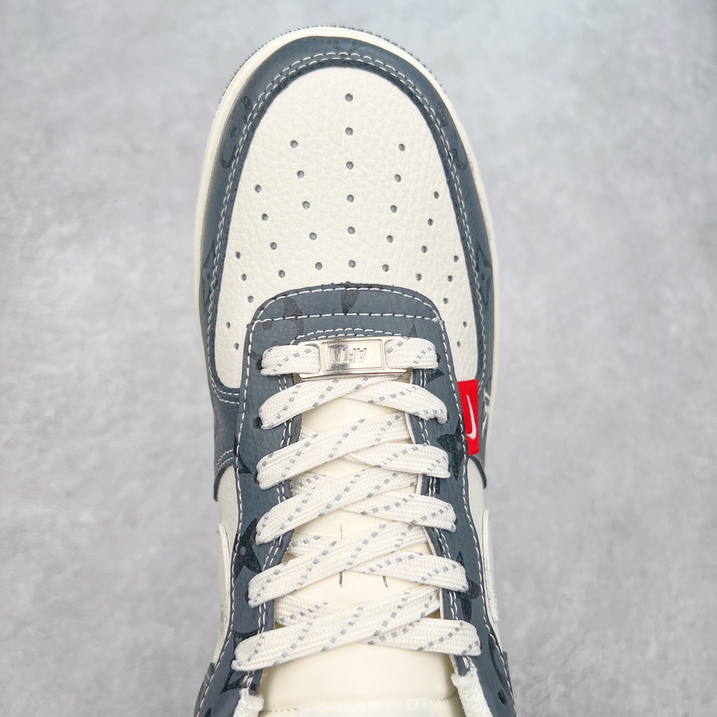 图片[4]-NK Air Force 1´07 Low 空军一号低帮百搭休闲运动板鞋 CS5288-002 柔软、弹性十足的缓震性能和出色的中底设计 横跨复古与现代的外型结合 造就出风靡全球 三十多年的Force 1 直到今天还深受青睐 实拍调校N版已经零色差零失真 百分百还原实物色彩所见即所得 不存在货不对板色差等低级问题 选购参考实物拍摄 不混卖不参货 只用心做好货严格选品 承诺混一赔十 尺码：36 36.5 37.5 38 38.5 39 40 40.5 41 42 42.5 43 44 44.5 45-选品中心