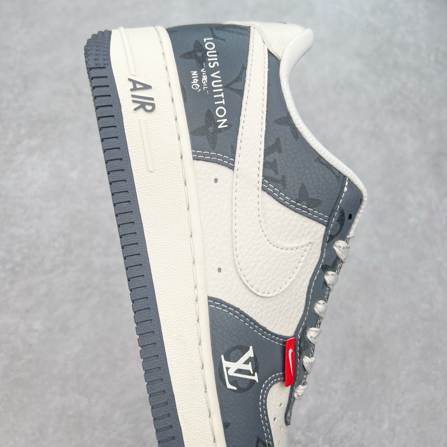 图片[6]-NK Air Force 1´07 Low 空军一号低帮百搭休闲运动板鞋 CS5288-002 柔软、弹性十足的缓震性能和出色的中底设计 横跨复古与现代的外型结合 造就出风靡全球 三十多年的Force 1 直到今天还深受青睐 实拍调校N版已经零色差零失真 百分百还原实物色彩所见即所得 不存在货不对板色差等低级问题 选购参考实物拍摄 不混卖不参货 只用心做好货严格选品 承诺混一赔十 尺码：36 36.5 37.5 38 38.5 39 40 40.5 41 42 42.5 43 44 44.5 45-选品中心