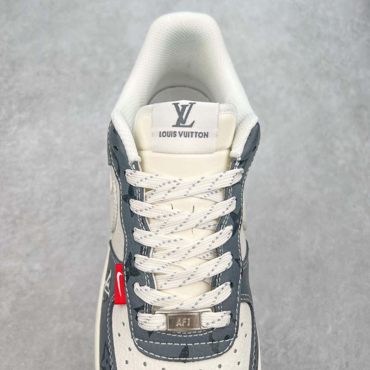 图片[5]-NK Air Force 1´07 Low 空军一号低帮百搭休闲运动板鞋 CS5288-002 柔软、弹性十足的缓震性能和出色的中底设计 横跨复古与现代的外型结合 造就出风靡全球 三十多年的Force 1 直到今天还深受青睐 实拍调校N版已经零色差零失真 百分百还原实物色彩所见即所得 不存在货不对板色差等低级问题 选购参考实物拍摄 不混卖不参货 只用心做好货严格选品 承诺混一赔十 尺码：36 36.5 37.5 38 38.5 39 40 40.5 41 42 42.5 43 44 44.5 45-选品中心