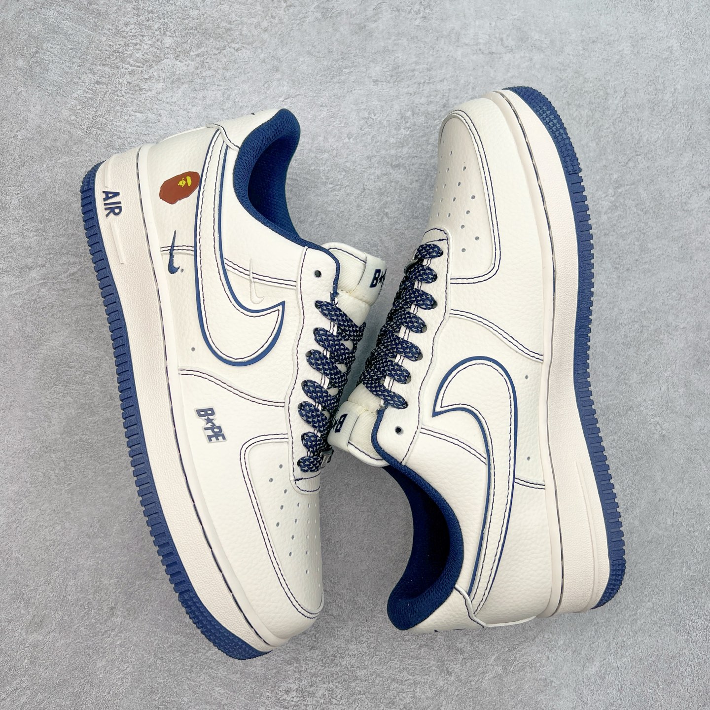 图片[3]-NK Air Force 1´07 Low 空军一号低帮百搭休闲运动板鞋 HH7518-066 柔软、弹性十足的缓震性能和出色的中底设计 横跨复古与现代的外型结合 造就出风靡全球 三十多年的Force 1 直到今天还深受青睐 实拍调校N版已经零色差零失真 百分百还原实物色彩所见即所得 不存在货不对板色差等低级问题 选购参考实物拍摄 不混卖不参货 只用心做好货严格选品 承诺混一赔十 尺码：36 36.5 37.5 38 38.5 39 40 40.5 41 42 42.5 43 44 44.5 45-选品中心