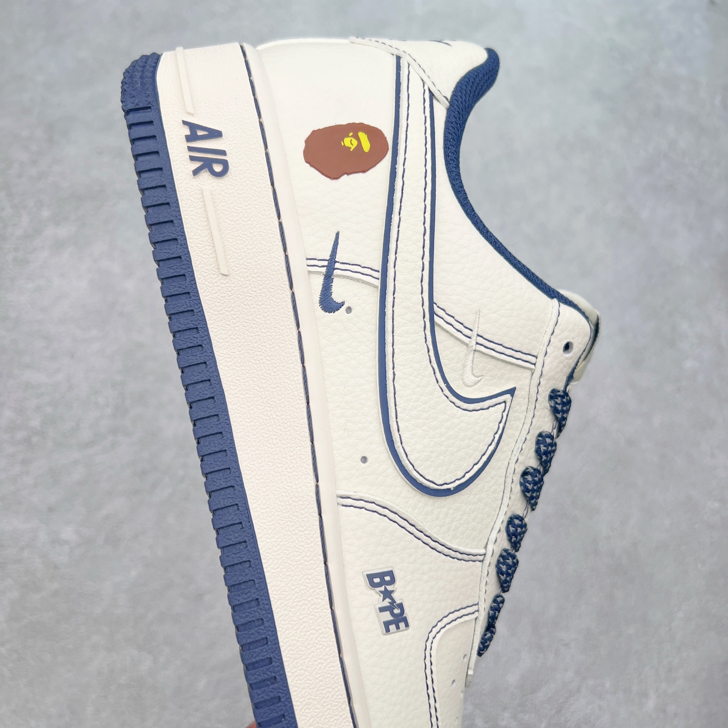 图片[6]-NK Air Force 1´07 Low 空军一号低帮百搭休闲运动板鞋 HH7518-066 柔软、弹性十足的缓震性能和出色的中底设计 横跨复古与现代的外型结合 造就出风靡全球 三十多年的Force 1 直到今天还深受青睐 实拍调校N版已经零色差零失真 百分百还原实物色彩所见即所得 不存在货不对板色差等低级问题 选购参考实物拍摄 不混卖不参货 只用心做好货严格选品 承诺混一赔十 尺码：36 36.5 37.5 38 38.5 39 40 40.5 41 42 42.5 43 44 44.5 45-选品中心