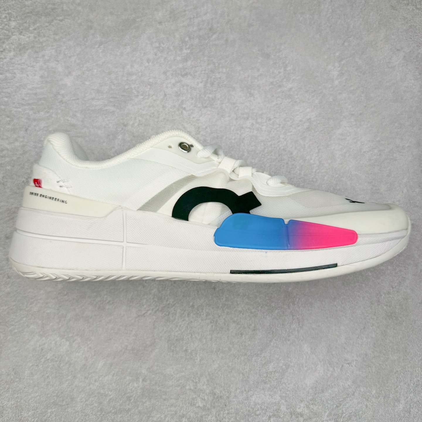 On THE ROGER Pro 2 昂跑舒适简约防滑耐磨低帮网球鞋 此运动品牌 开创于2010年 缓震着陆、强效回弹、轻柔质感的设计构思始终是ON研制关键 与此同时基于“为全球提供革新性的跑步感受”信念 陆续推出了多款跑鞋及其以专业运动人体跑步工程学为设计关键的功能性跑步服饰设备 让跑者不费力气地畅快畅跑 尺码：36 36.5 37.5 38 38.5 39 40 40.5 41 42 42.5 43 44 44.5 45-选品中心