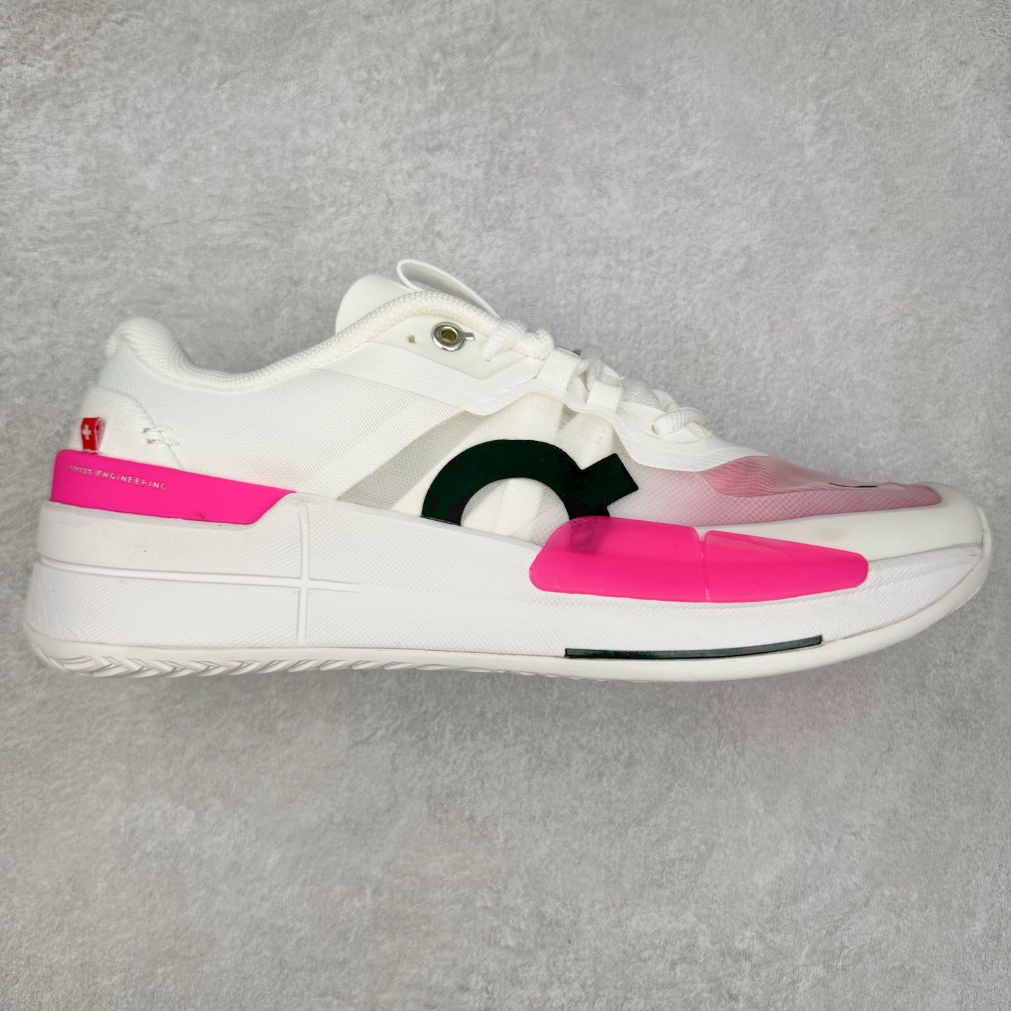 On THE ROGER Pro 2 昂跑舒适简约防滑耐磨低帮网球鞋 此运动品牌 开创于2010年 缓震着陆、强效回弹、轻柔质感的设计构思始终是ON研制关键 与此同时基于“为全球提供革新性的跑步感受”信念 陆续推出了多款跑鞋及其以专业运动人体跑步工程学为设计关键的功能性跑步服饰设备 让跑者不费力气地畅快畅跑 尺码：36 36.5 37.5 38 38.5 39 40 40.5 41 42 42.5 43 44 44.5 45-选品中心