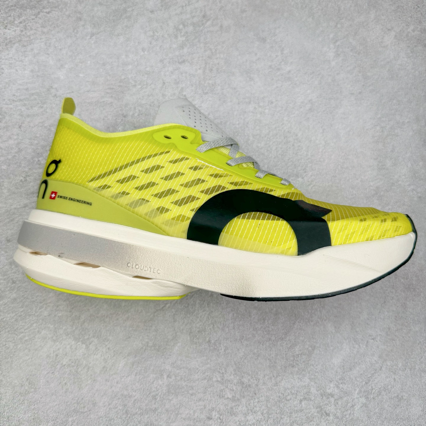 On THE ROGER Pro 2 昂跑舒适简约防滑耐磨低帮网球鞋 此运动品牌 开创于2010年 缓震着陆、强效回弹、轻柔质感的设计构思始终是ON研制关键 与此同时基于“为全球提供革新性的跑步感受”信念 陆续推出了多款跑鞋及其以专业运动人体跑步工程学为设计关键的功能性跑步服饰设备 让跑者不费力气地畅快畅跑 尺码：36 36.5 37.5 38 38.5 39 40 40.5 41 42 42.5 43 44 44.5 45-选品中心