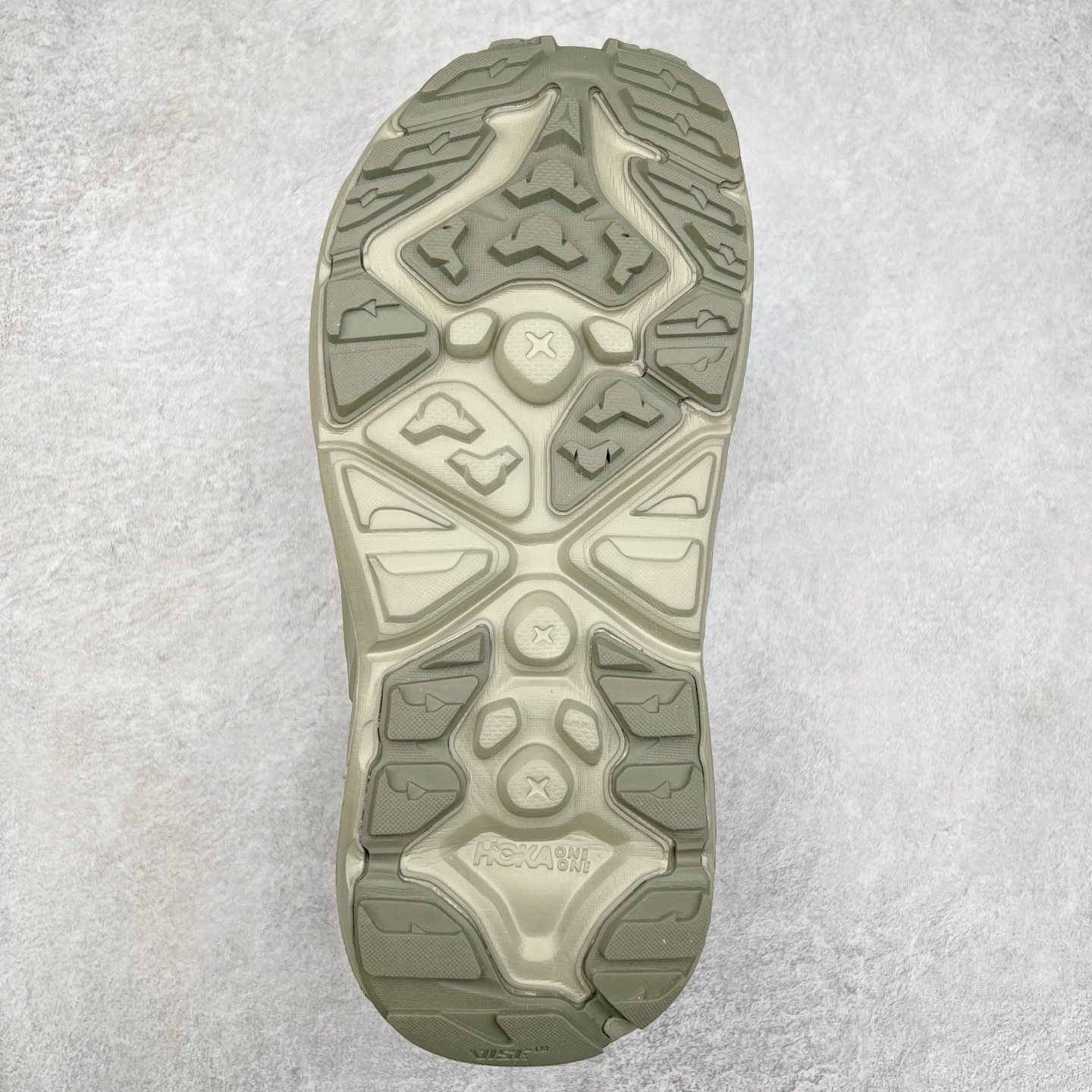 图片[9]-＃HK纯原 HOKA One One Hopara Sandals 霍帕拉系列水路两用溯溪涉水休闲户外露营凉鞋 作为先锋品牌的 HOKA ONE ONE总是以独特的方式 HOPA RA是一款溯溪鞋 又名排水鞋 可长期用于涉水和溯溪 保护脚底和脚趾的安全和舒适 鞋面材料速干 透气 耐磨 鞋底防滑 耐磨 抓地能力强 出于安全考虑 设计要求较高 涉水溯溪过程中 水 泥沙 可以直接从鞋内大孔排出 细纹鞋底使在岩石上抓地能力强 避免打滑 而上路后 鞋面具有快干透气等优点 尺码：36 36.5 37.5 38 39 40 40.5 41 42 42.5 43 44 45-选品中心