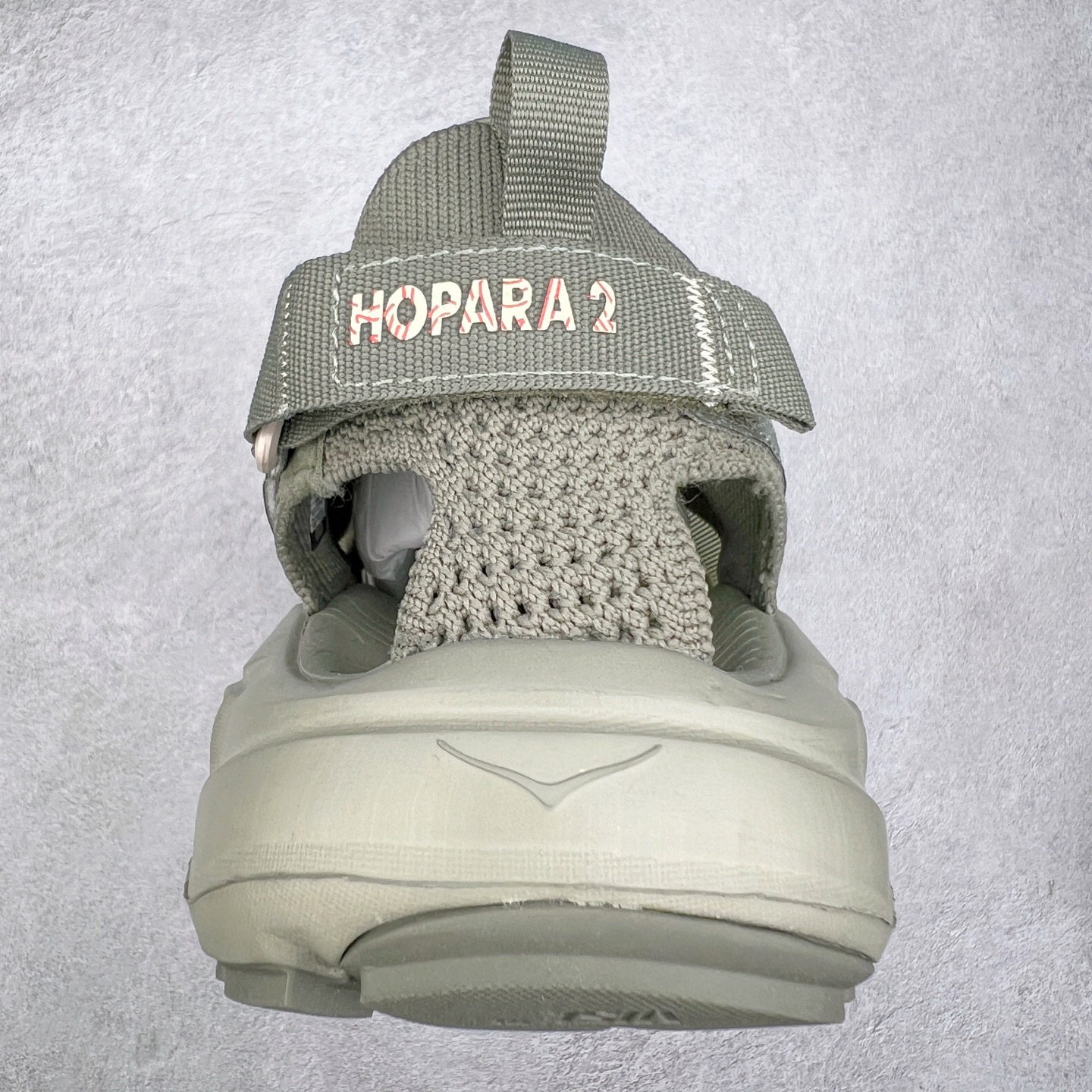图片[8]-＃HK纯原 HOKA One One Hopara Sandals 霍帕拉系列水路两用溯溪涉水休闲户外露营凉鞋 作为先锋品牌的 HOKA ONE ONE总是以独特的方式 HOPA RA是一款溯溪鞋 又名排水鞋 可长期用于涉水和溯溪 保护脚底和脚趾的安全和舒适 鞋面材料速干 透气 耐磨 鞋底防滑 耐磨 抓地能力强 出于安全考虑 设计要求较高 涉水溯溪过程中 水 泥沙 可以直接从鞋内大孔排出 细纹鞋底使在岩石上抓地能力强 避免打滑 而上路后 鞋面具有快干透气等优点 尺码：36 36.5 37.5 38 39 40 40.5 41 42 42.5 43 44 45-选品中心