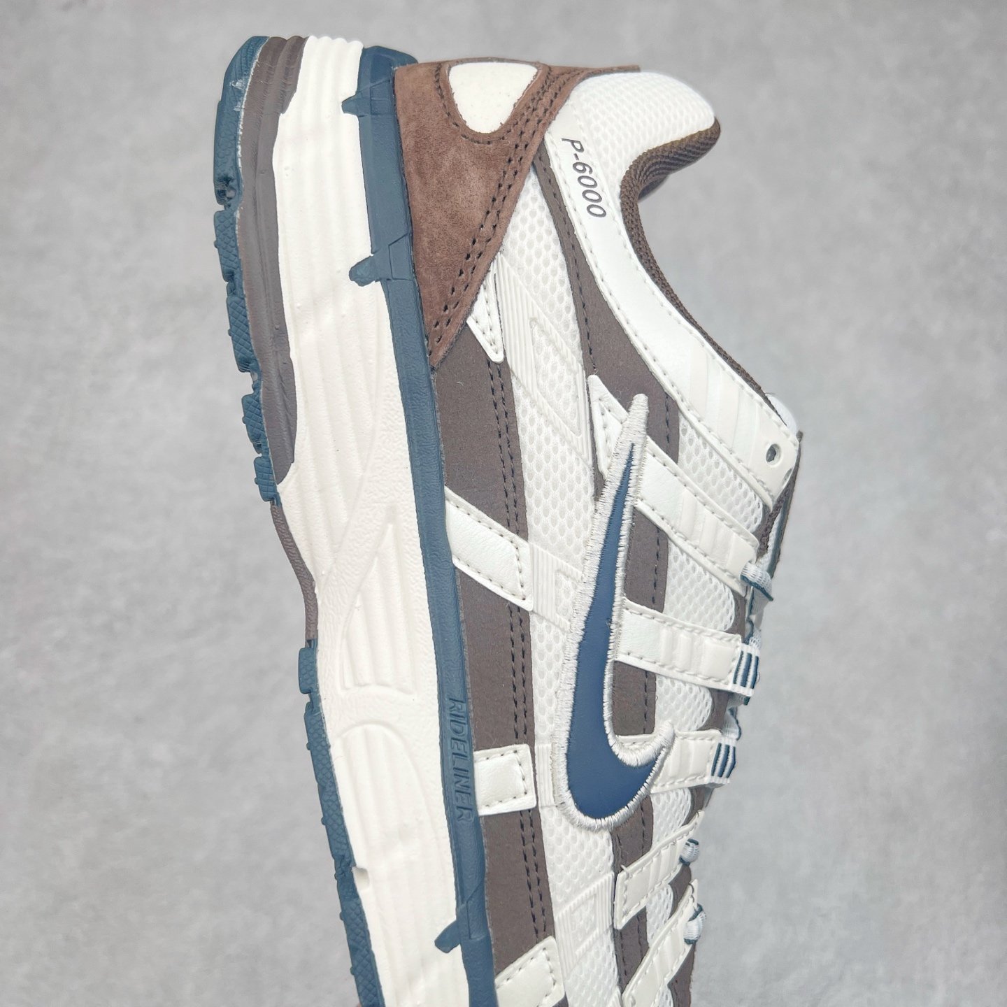 图片[6]-NK P-6000 系列低帮复古老爹风休闲运动舒适慢跑鞋 融合 Pegasus 过往运动鞋设计 助力 21 世纪早期跑步运动跃升时尚新高度 采用透气网眼布、运动风格线条和耐穿覆面 兼具吸睛外观和舒适感受 中底泡绵以田径赛道为灵感 打造厚实设计 缔造出众缓震性能 尺码：36 36.5 37.5 38 38.5 39 40 40.5 41 42 42.5 43 44 44.5 45-选品中心