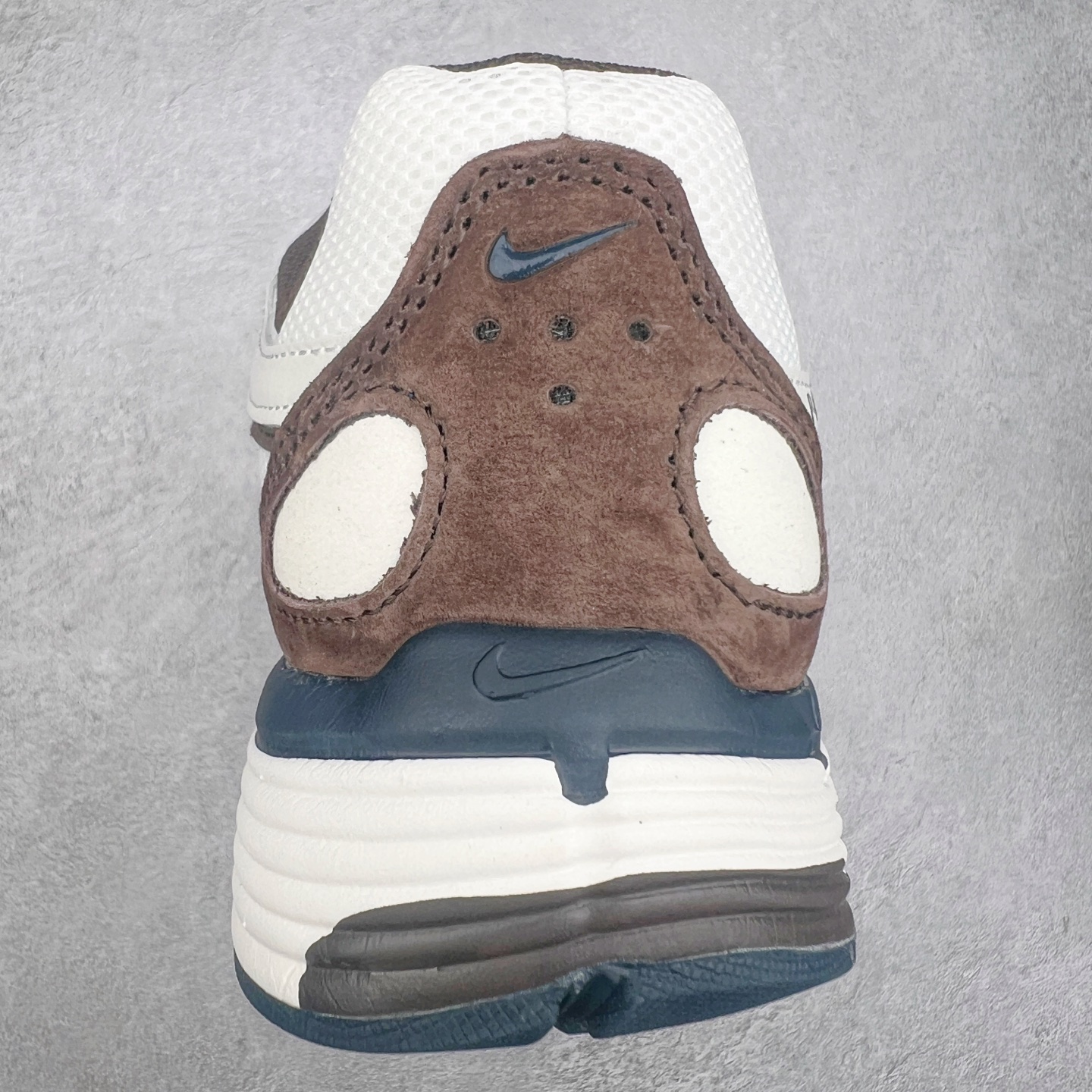 图片[8]-NK P-6000 系列低帮复古老爹风休闲运动舒适慢跑鞋 融合 Pegasus 过往运动鞋设计 助力 21 世纪早期跑步运动跃升时尚新高度 采用透气网眼布、运动风格线条和耐穿覆面 兼具吸睛外观和舒适感受 中底泡绵以田径赛道为灵感 打造厚实设计 缔造出众缓震性能 尺码：36 36.5 37.5 38 38.5 39 40 40.5 41 42 42.5 43 44 44.5 45-选品中心