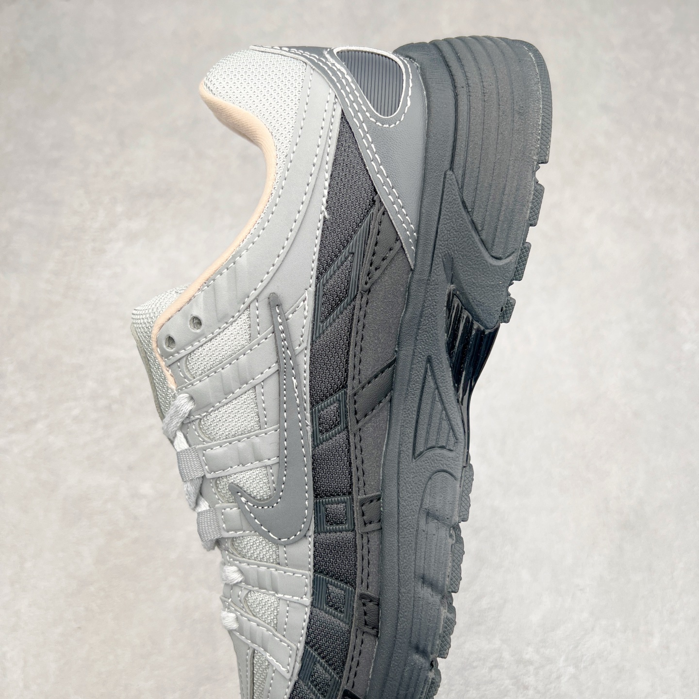 图片[7]-NK P-6000 系列低帮复古老爹风休闲运动舒适慢跑鞋 融合 Pegasus 过往运动鞋设计 助力 21 世纪早期跑步运动跃升时尚新高度 采用透气网眼布、运动风格线条和耐穿覆面 兼具吸睛外观和舒适感受 中底泡绵以田径赛道为灵感 打造厚实设计 缔造出众缓震性能 尺码：36 36.5 37.5 38 38.5 39 40 40.5 41 42 42.5 43 44 44.5 45-选品中心