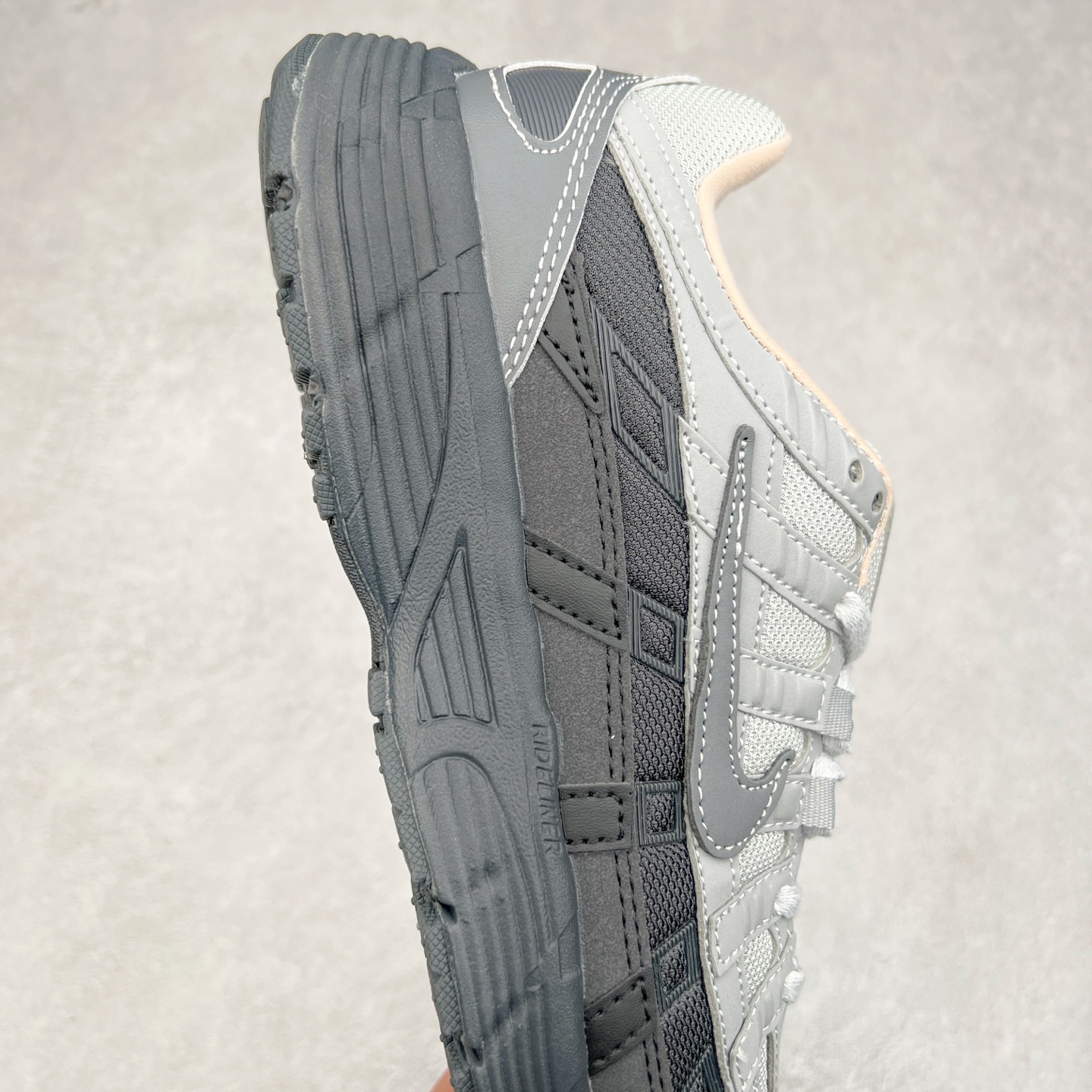 图片[6]-NK P-6000 系列低帮复古老爹风休闲运动舒适慢跑鞋 融合 Pegasus 过往运动鞋设计 助力 21 世纪早期跑步运动跃升时尚新高度 采用透气网眼布、运动风格线条和耐穿覆面 兼具吸睛外观和舒适感受 中底泡绵以田径赛道为灵感 打造厚实设计 缔造出众缓震性能 尺码：36 36.5 37.5 38 38.5 39 40 40.5 41 42 42.5 43 44 44.5 45-选品中心