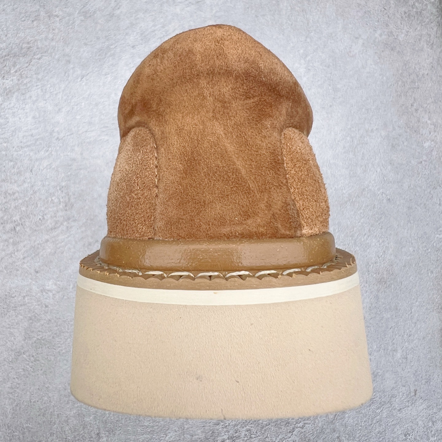 图片[8]-＃SP原厂 UGG 6913 Tasman Lug 绒面革圆头轻盈低帮生活休闲鞋 全鞋采用ZP同厂 隆丰A级澳洲进口羊皮毛一体 品牌代工厂生产线 完全遵循ZP工艺流程 代工厂原厂版师 秉承无原鞋不开发选择 注重每一处细节 市面最正版型 TREADLITE\\\”轻翼\\\”科技外底 轻便/耐用/柔韧/桩型【售后郑重承诺】一个月内若出现重大脱胶/断底等质量问题 直接为您换新！尺码：40 41 42 43 44-选品中心